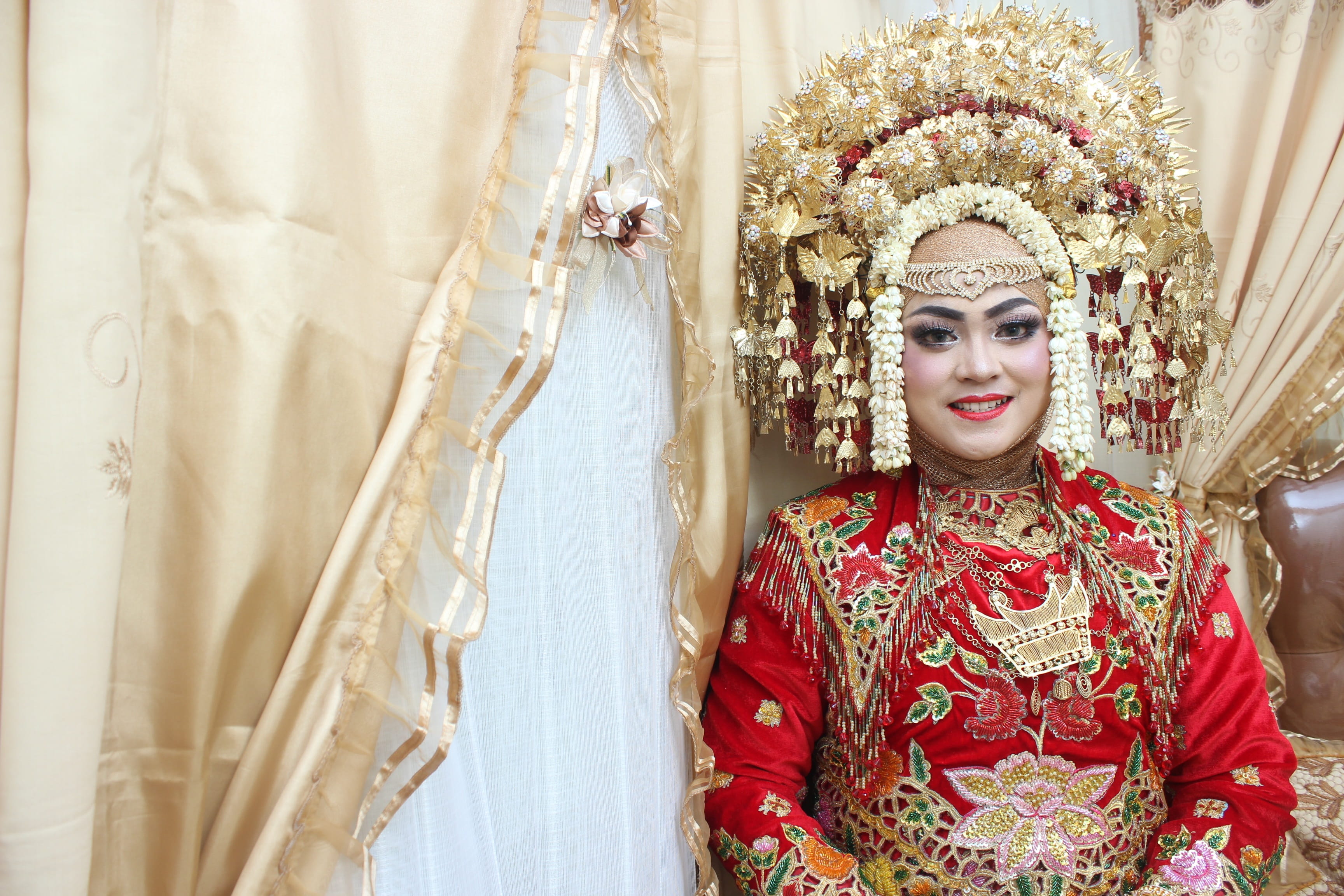 gorgeous, young, young women, minangkabau, dill, traditional clothing, one person, smiling, 2K, the reception, pagaruyung, happiness, young adult, event, HD Wallpaper