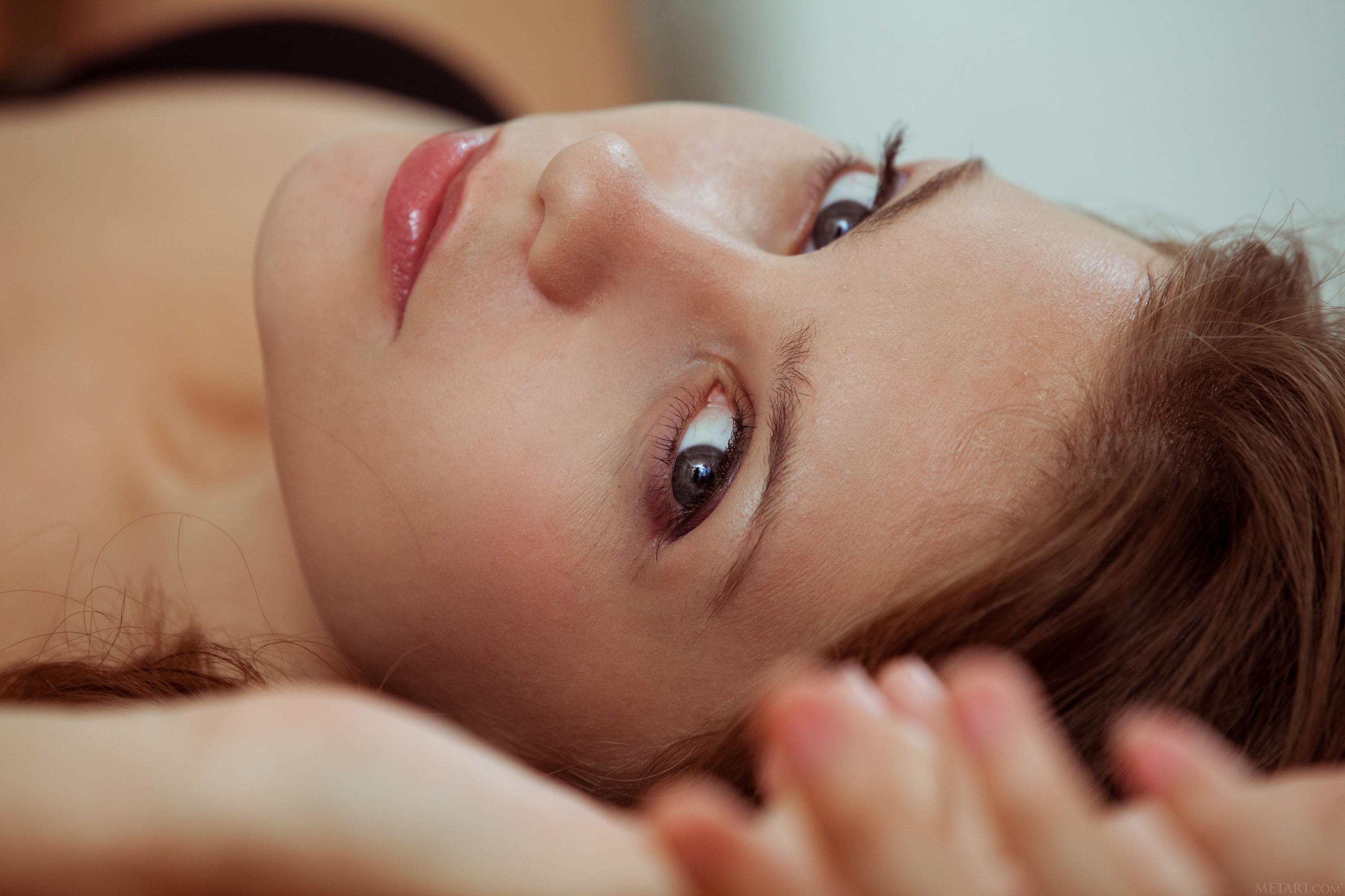 Emma Sweet, MetArt Magazine, looking at viewer, pink lipstick, lying down, face, 2K, brown eyes, closeup, brunette, bokeh, model, women, HD Wallpaper