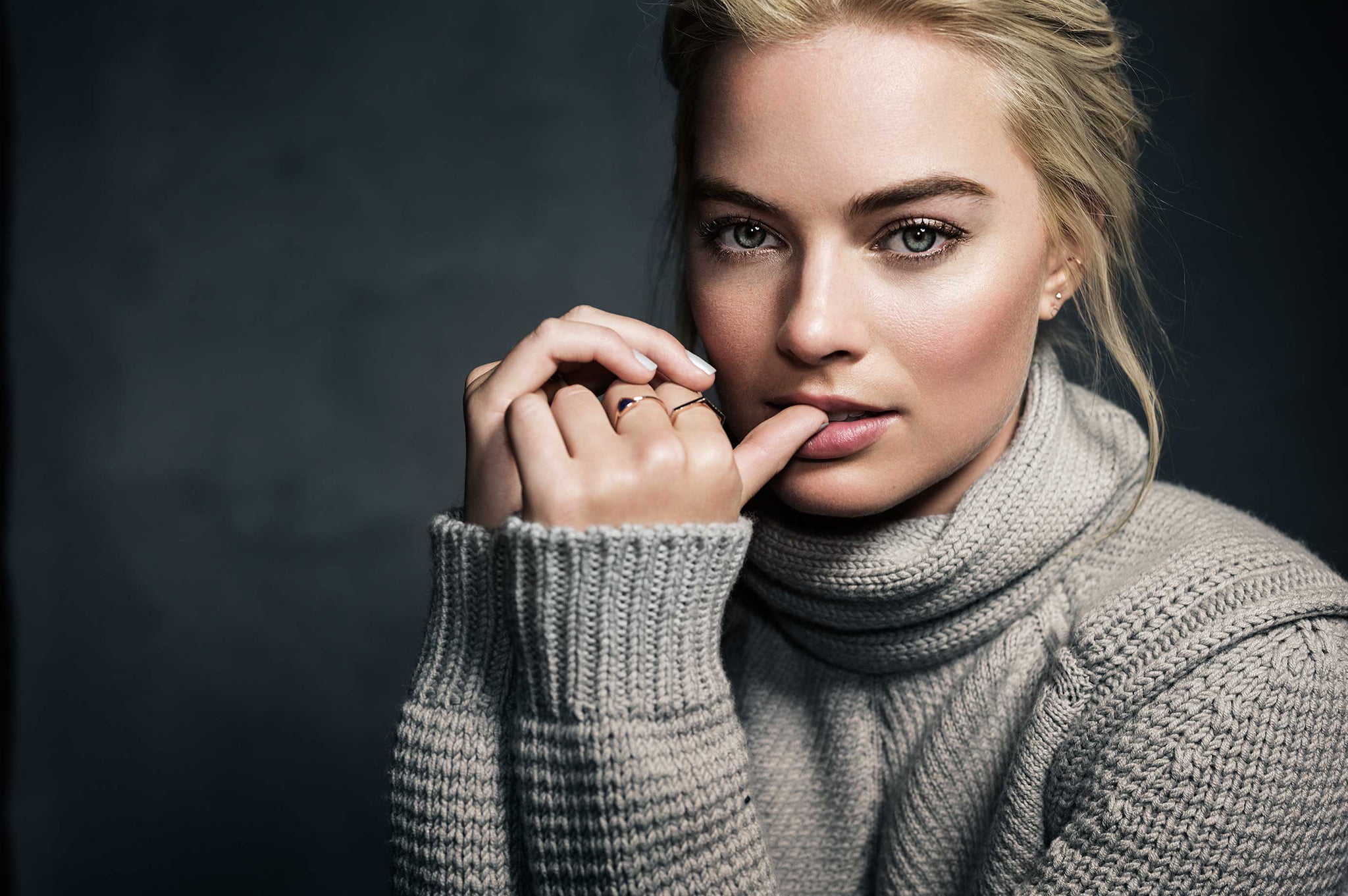 portrait, confidence, one Person, body part, fashion Model, adult, beauty, cheerful, warm clothing, beautiful people, margot, winter, casual Clothing, people, HD Wallpaper