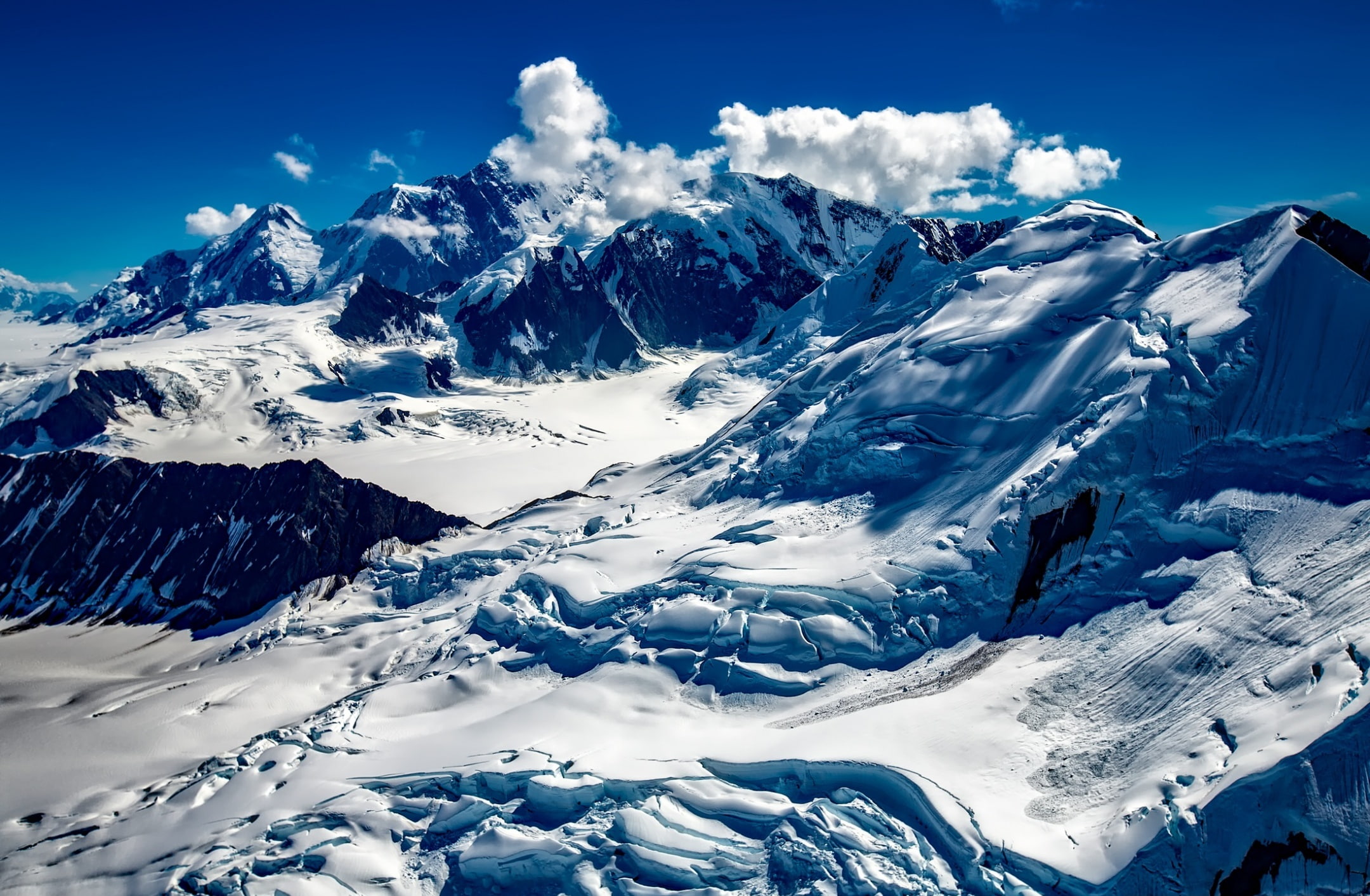 sunlight, mountain range, snowcapped mountain, Wilderness, cold temperature, Alaska, white, Winter, 1080P, mountain peak, Glacier, white color, environment, HD Wallpaper