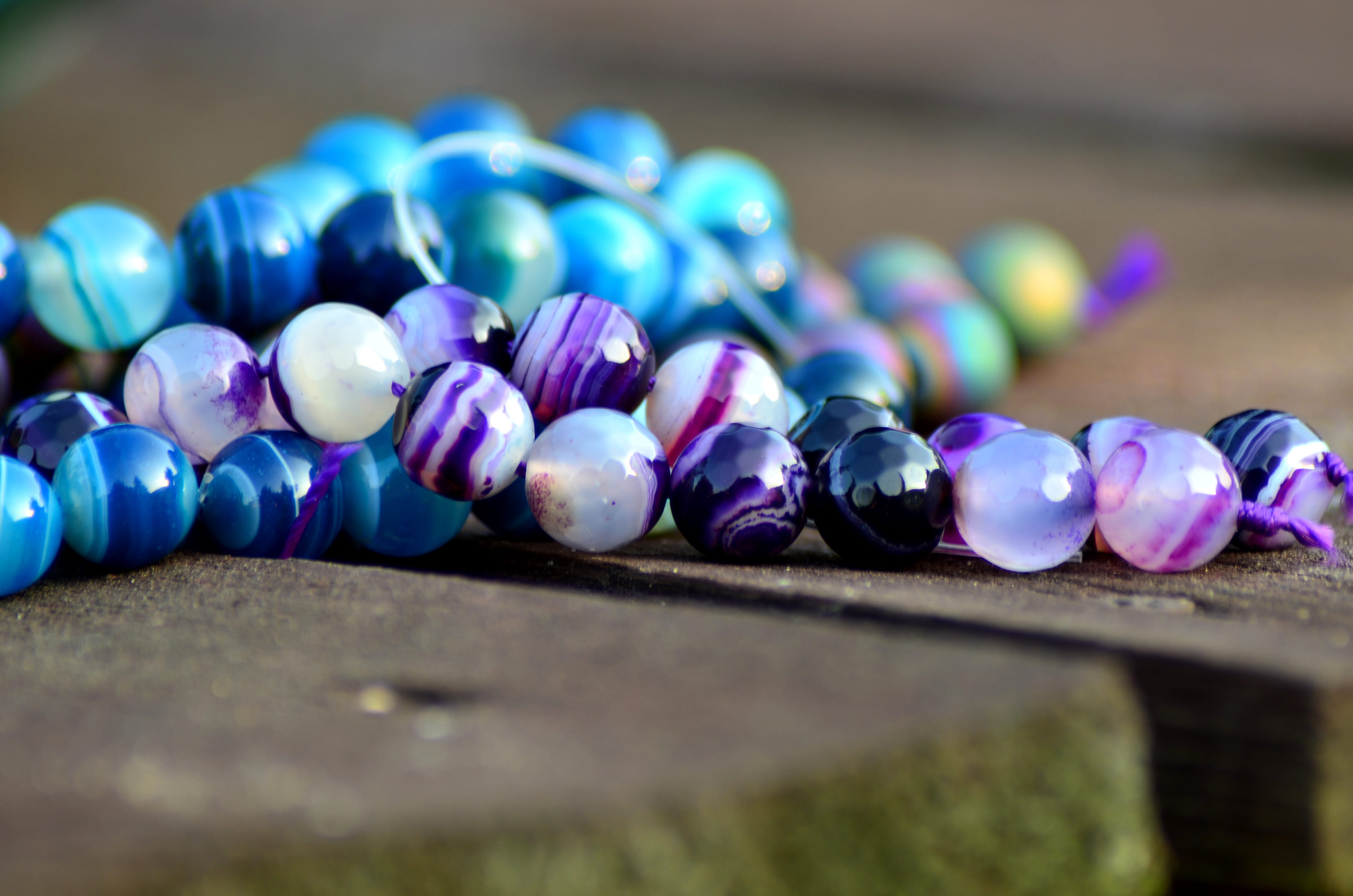 style, color, jewelry, sphere, precious gem, indoors, way, large group of objects, agate, white, string, material, close-up, beaded, quartz, table, perla, HD Wallpaper