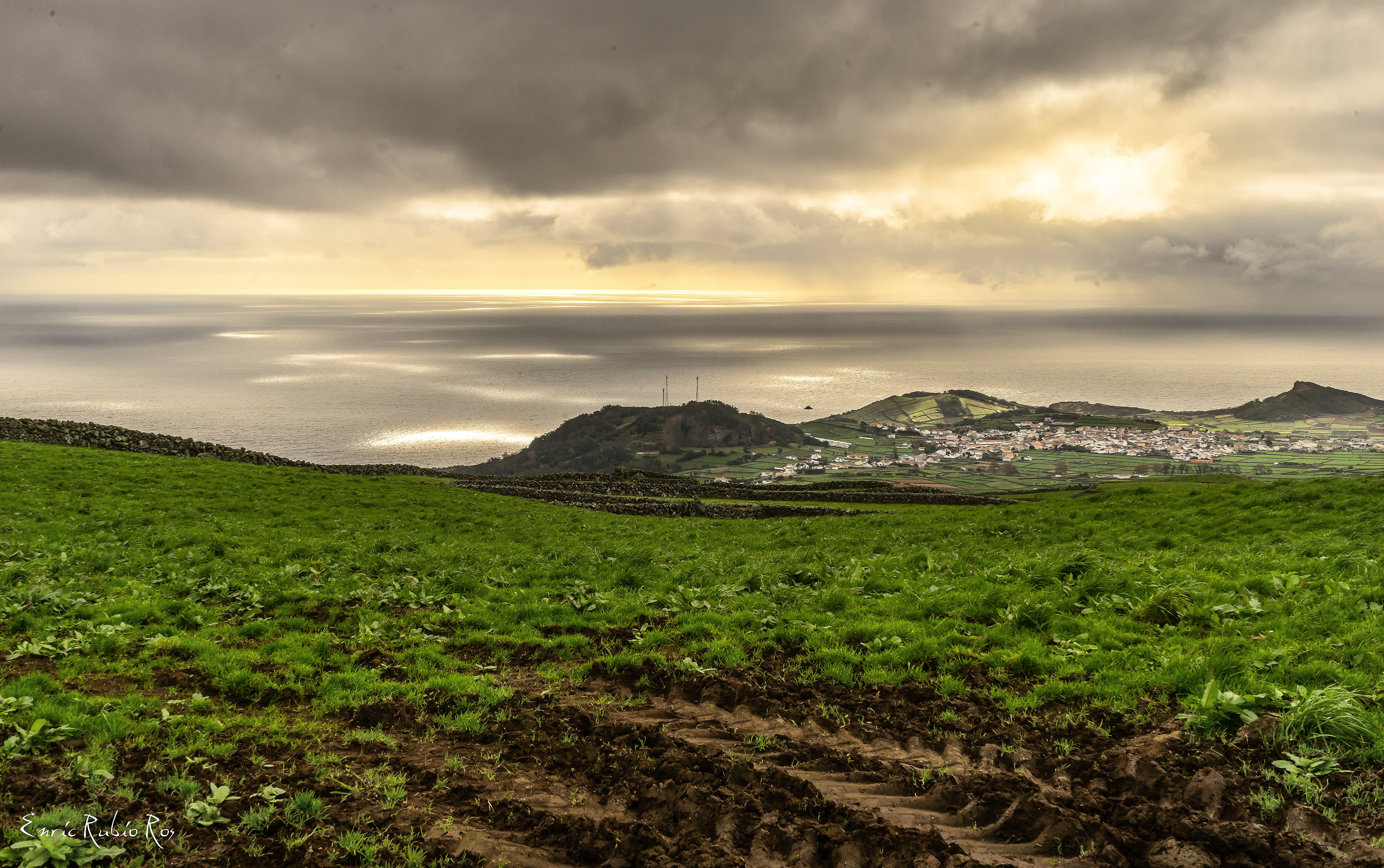 Azores, hill, mountain, Serra, fields, sky, landscape, tracks, ores, green grass, Terceira, outdoors, cloud - Sky, rock - Object, Cume, Tormenta, 5K, green, HD Wallpaper