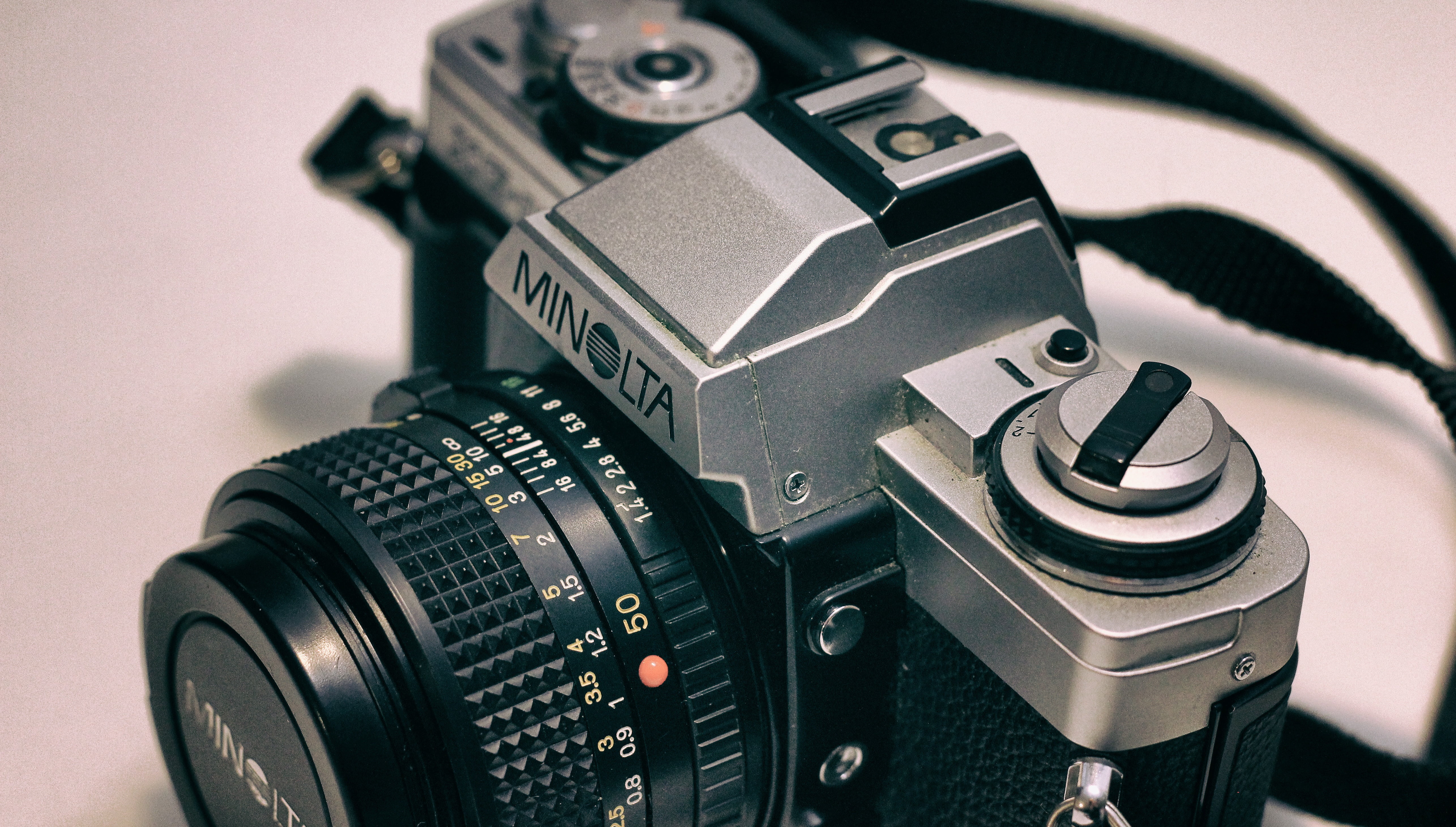 backgrounds, dslr, 5K, old-fashioned, black, camera, equipment, photography Themes, still life, communication, retro, no people, studio Shot, lens - Optical Instrument, HD Wallpaper