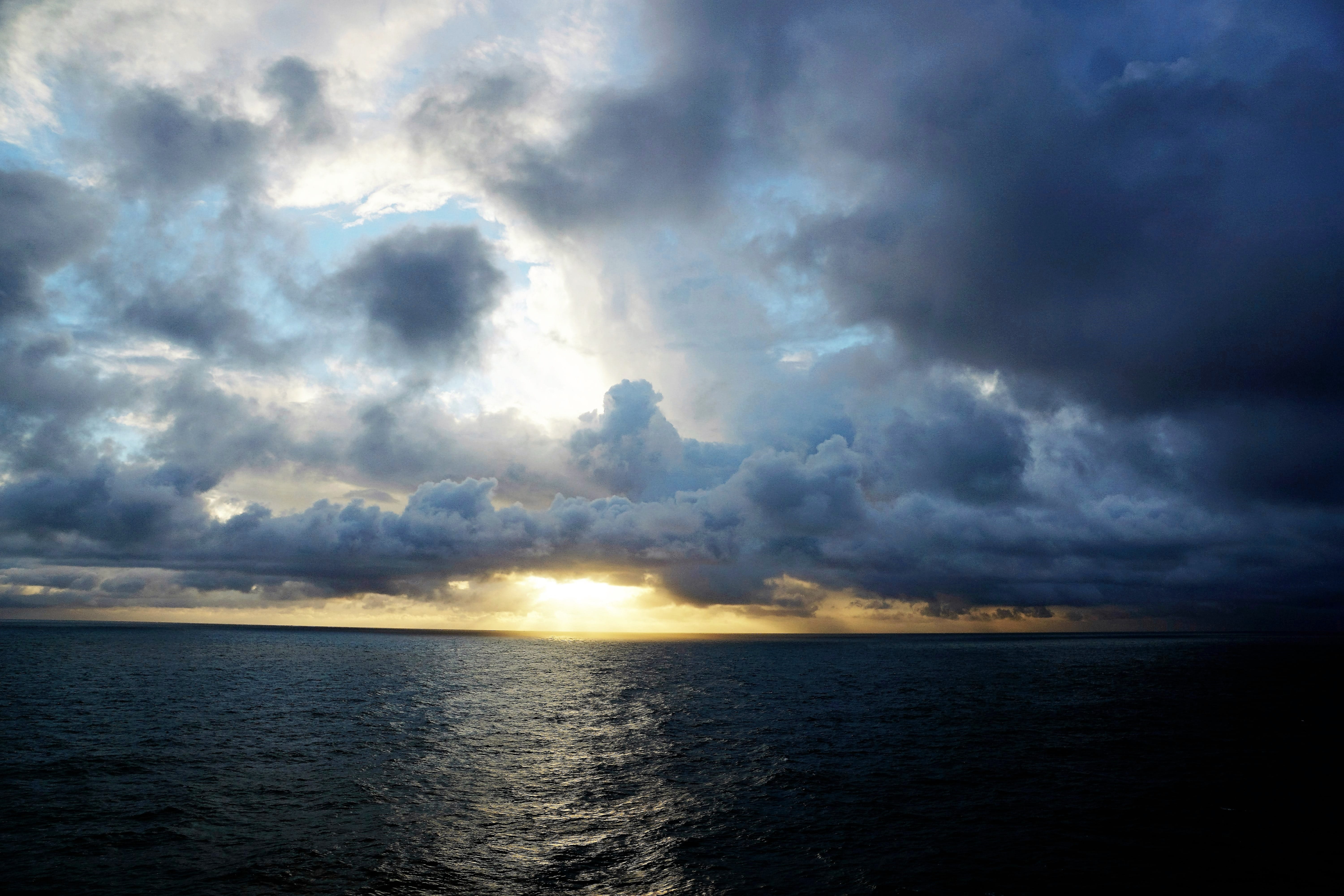 body, emergence, Water, cruise, sunny, atlantic, deep, beauty In Nature, weather, cloudy, clouds, adventure, joy, cloud - Sky, Water, horizon, sky, Atlantic, HD Wallpaper