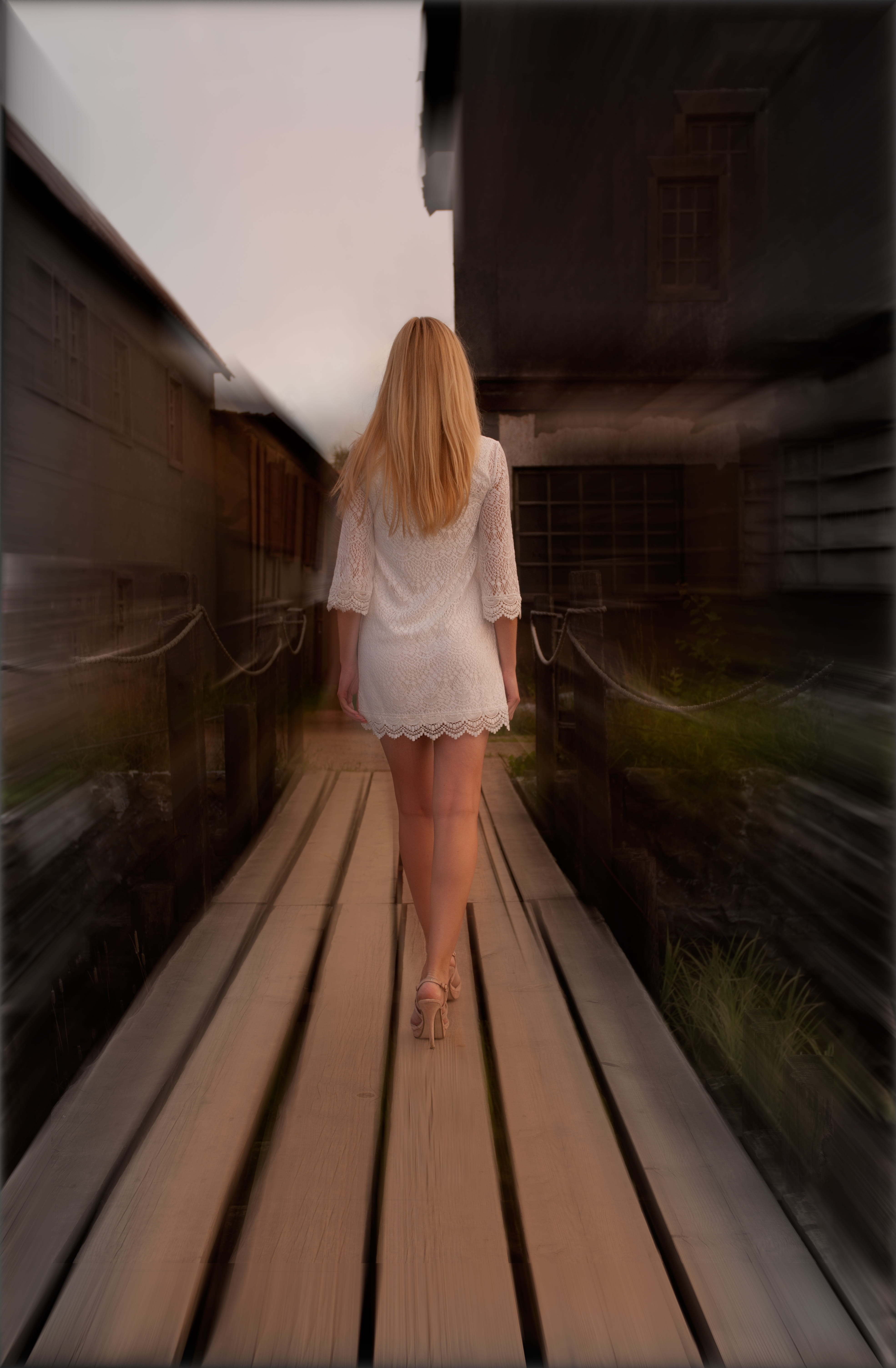 full length, youth, architecture, young women, farewell, lifestyles, leisure activity, time, one person, sorrow, girl, rear view, hairstyle, outdoors, casual clothing, Phone HD Wallpaper