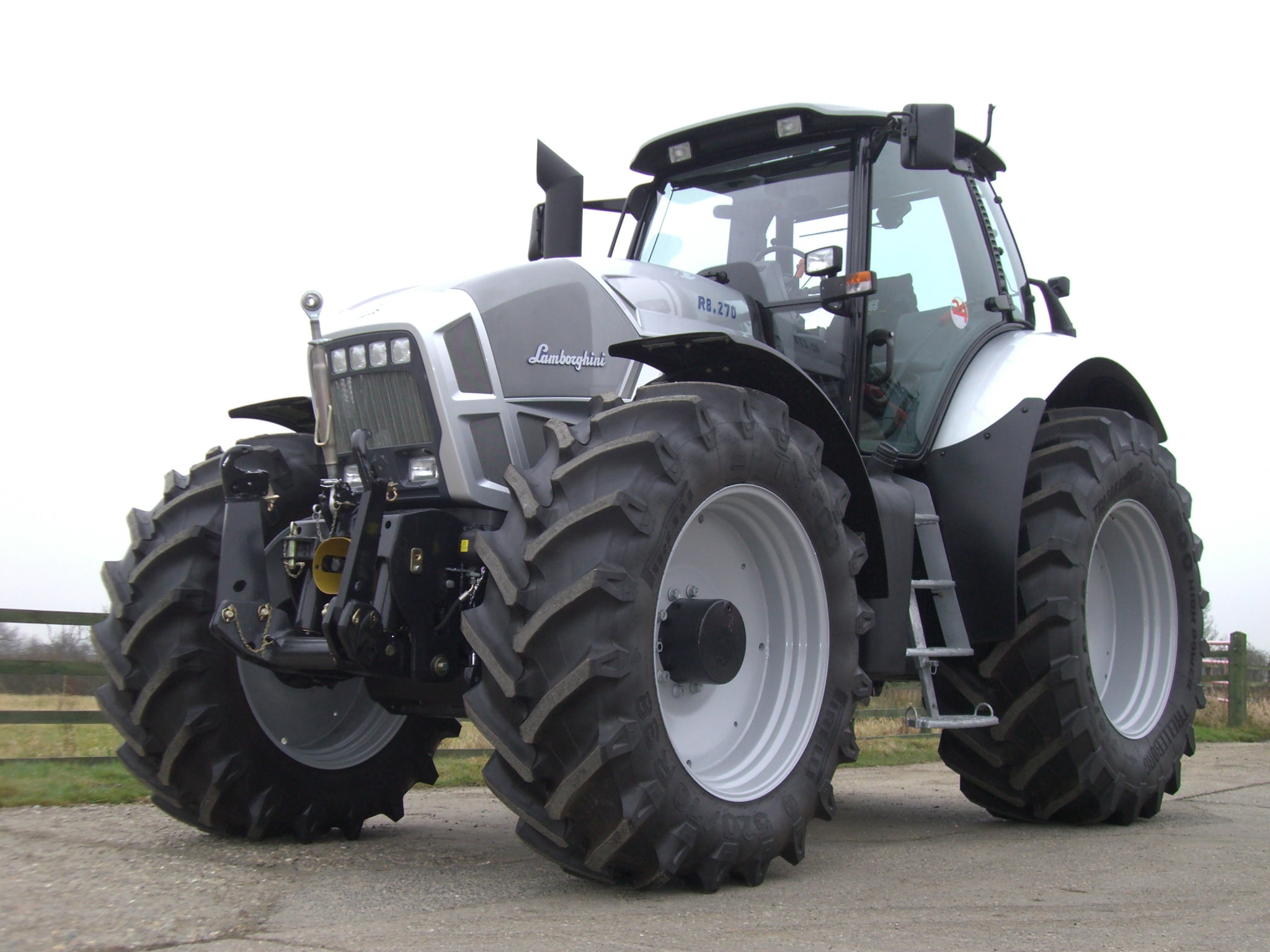 tractor, Lamborghini R8.270, 1080P, Lamborghini, the fence, background, the sky, HD Wallpaper
