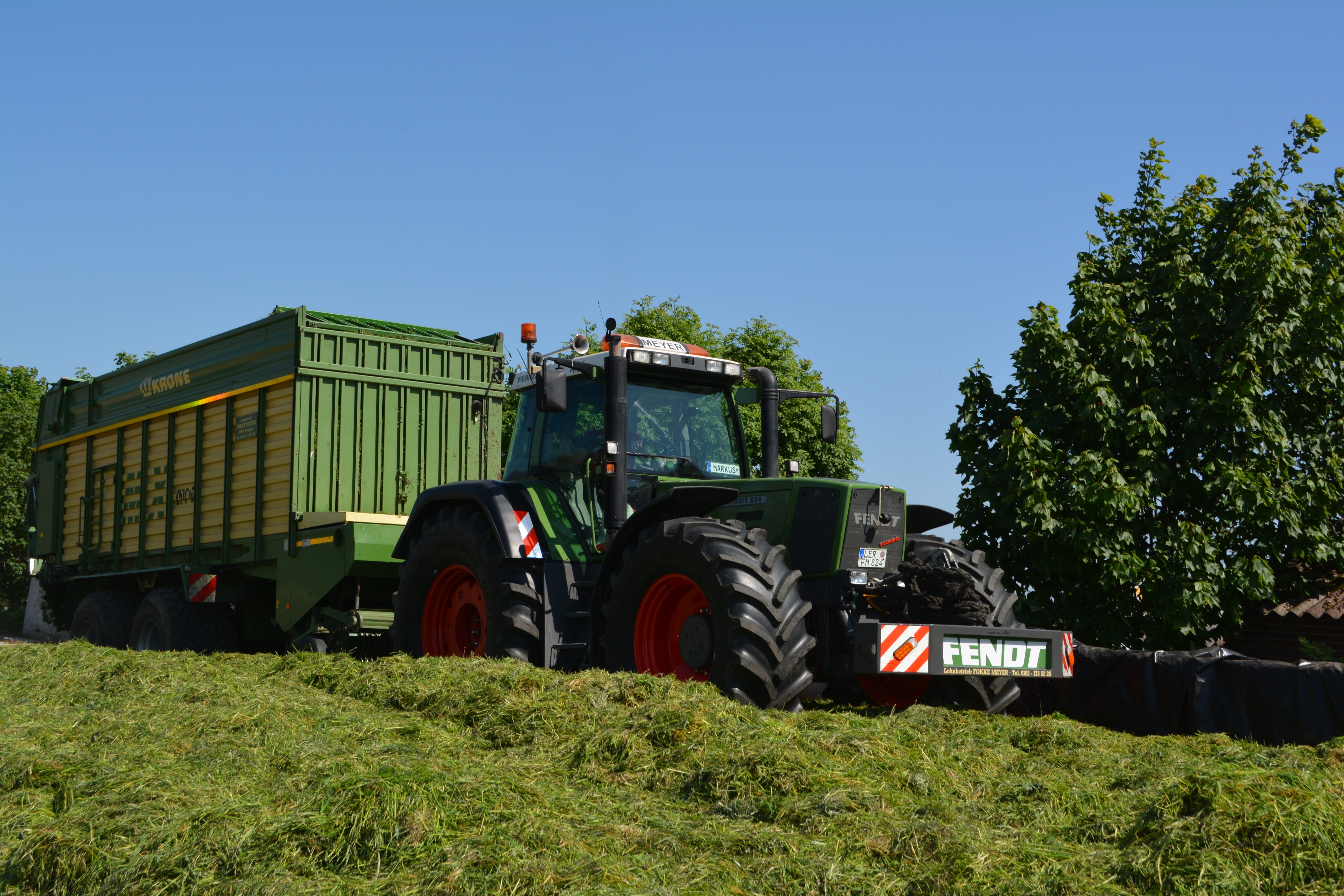 plant, fendt, adult, agricultural machinery, wage operating, rheiderland include a, tractor, nature, people, silo, cattle feed, agricultural equipment, HD Wallpaper