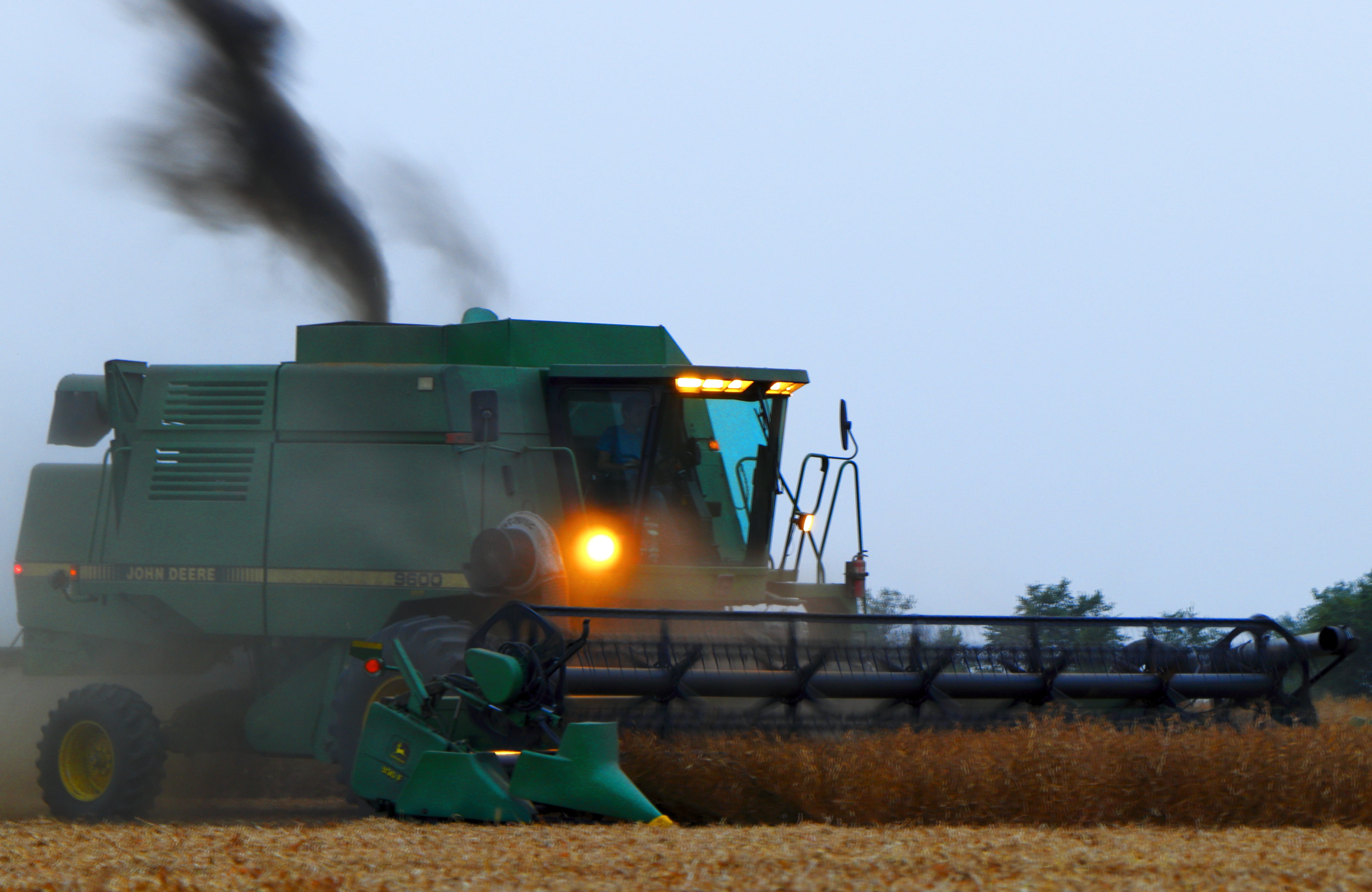 combine, farmer, harvest, harvester, protection, land vehicle, working, machinery, copy space, sky, smoke, clear sky, adult, outdoors, john deere, transportation, HD Wallpaper