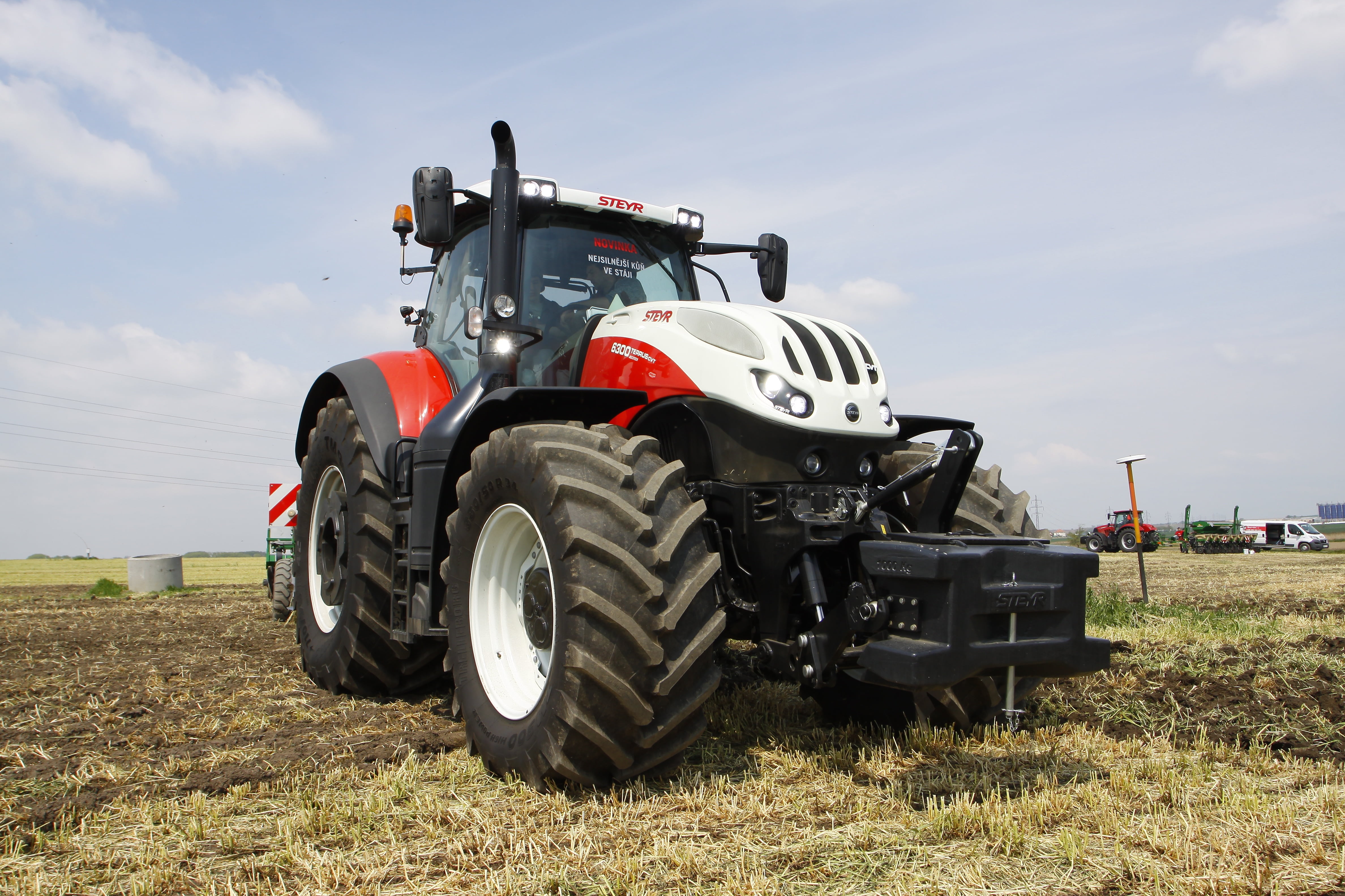 rural scene, combine harvester, cloud - sky, agriculture, 4K, tire, sunlight, mode of transportation, steyr 6300 terrus cvt, close-up, nature, agricultural equipment, HD Wallpaper