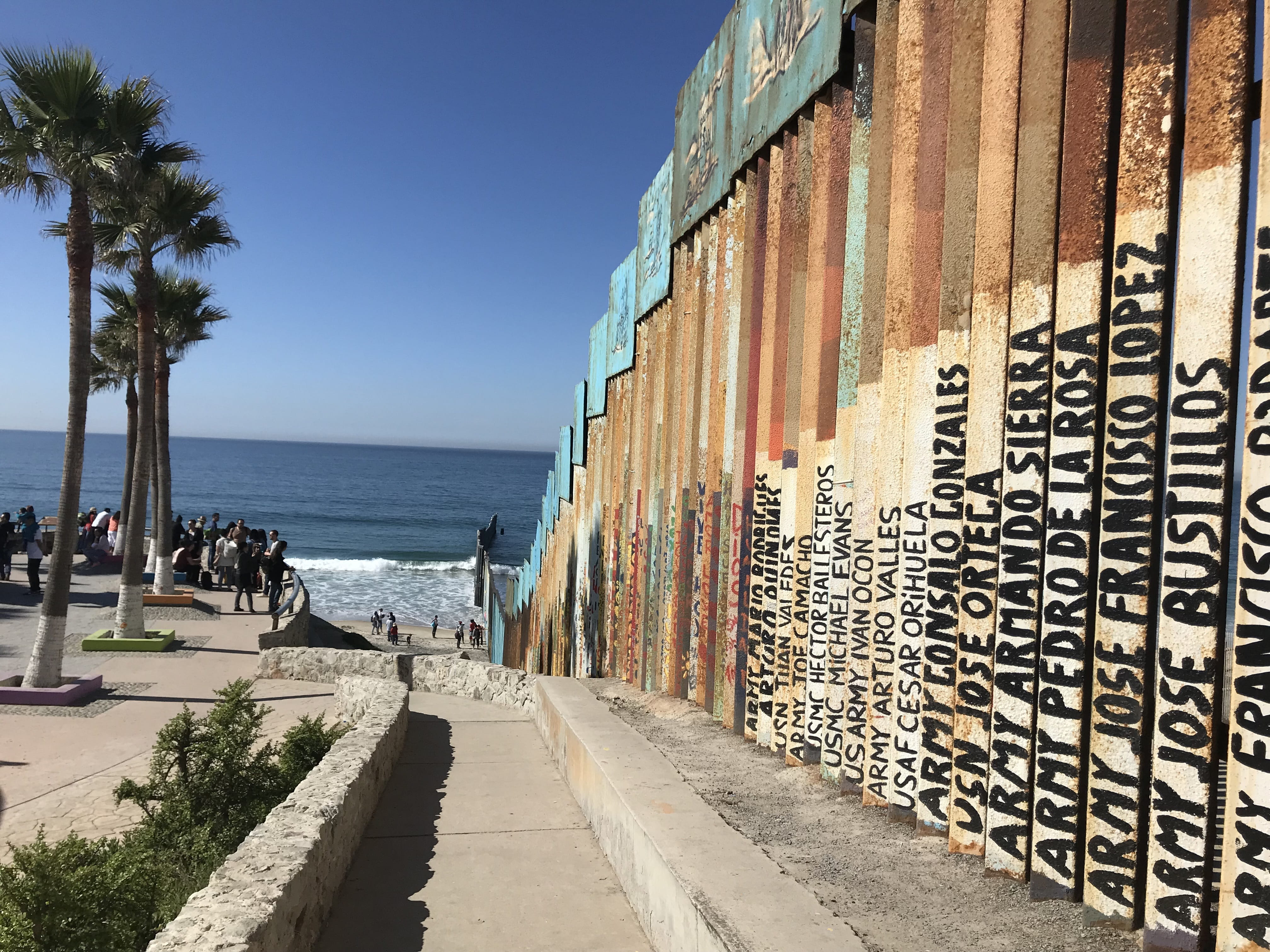 sunlight, mexico, outdoors, direction, folk, land, plant, horizon over water, 4K, text, beach, building exterior, diminishing perspective, sky, city, sea, HD Wallpaper