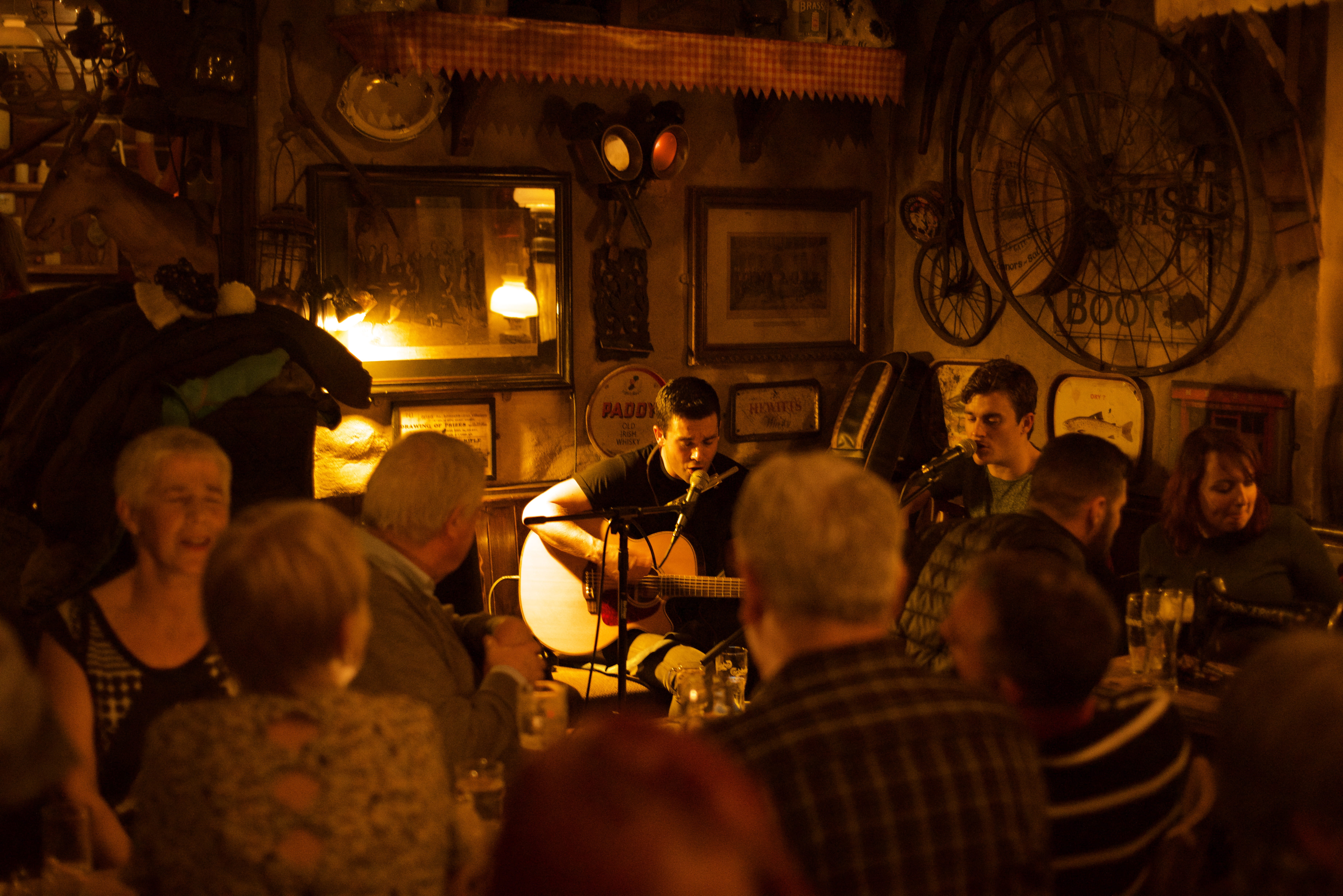 galway, mid adult men, indoors, 5K, night, group of people, adult, pub, females, women, real people, large group of people, folk music, sitting, men, mid adult, HD Wallpaper