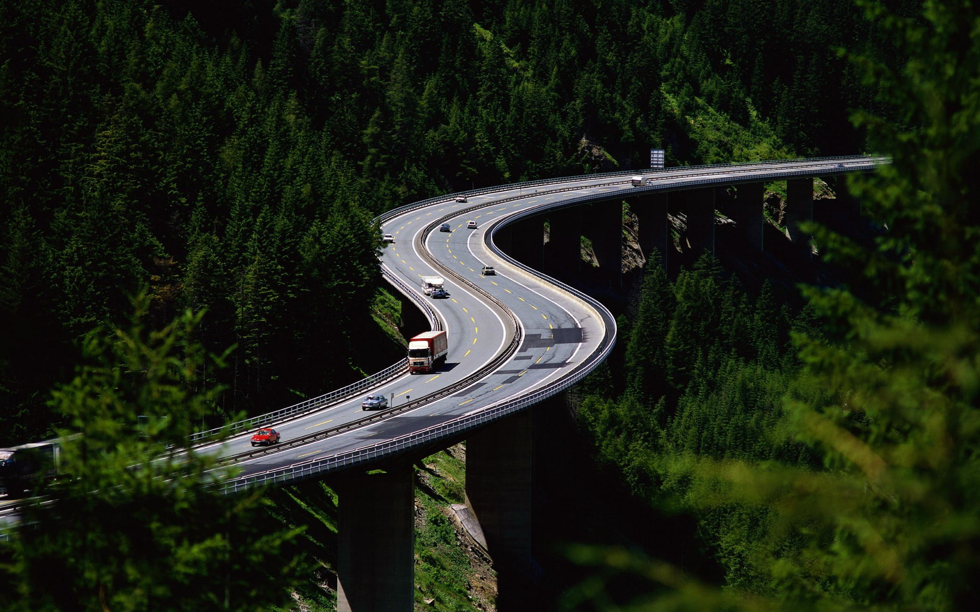 tree, day, outdoors, travel, Freeway, mode of transportation, high angle view, scenics - nature, multiple lane highway, green color, road, transportation, HD Wallpaper