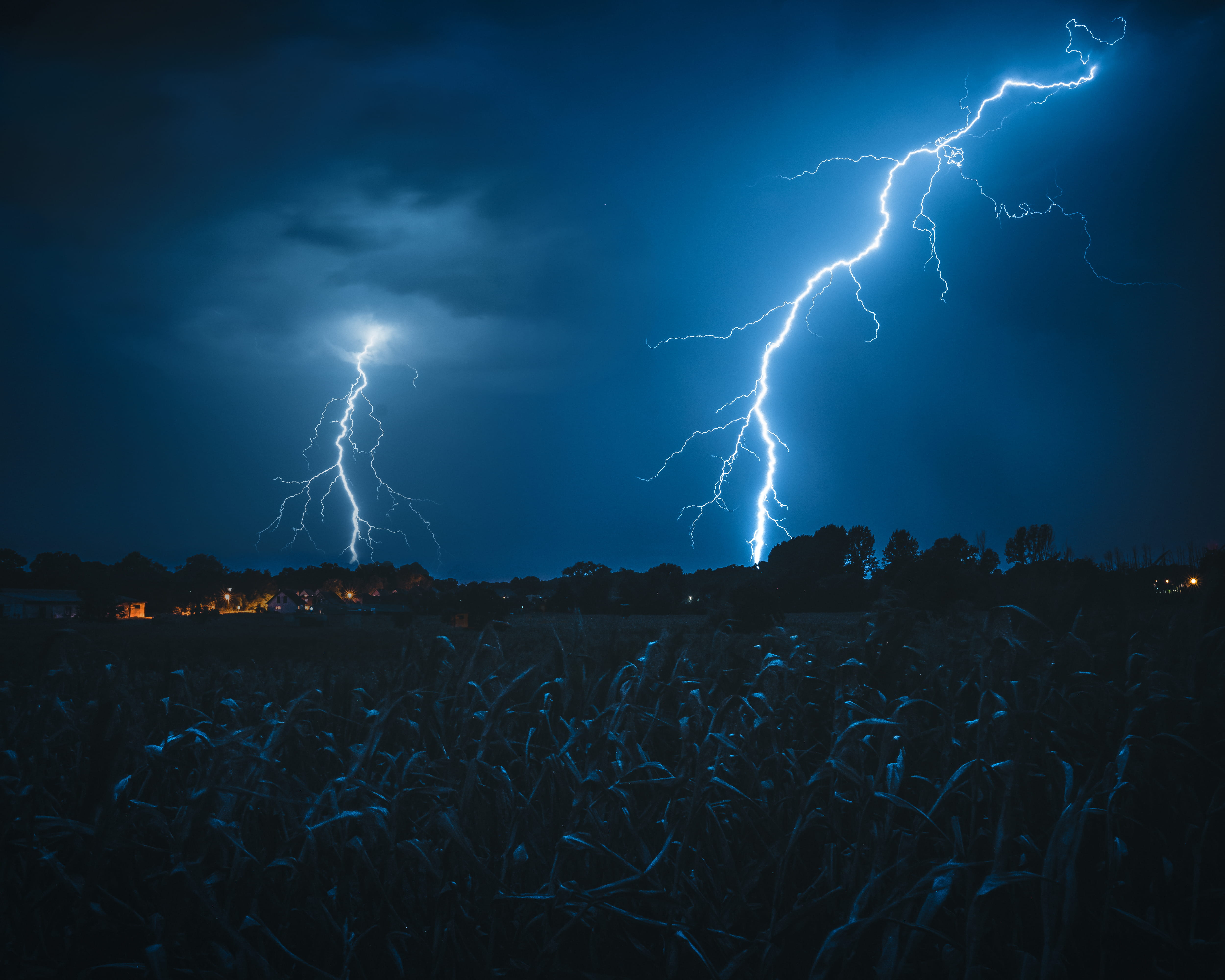 blue, storm, thunderstorm, backgrounds, exploding, 4K, strike, germany, smoke - Physical Structure, cloud - Sky, light - Natural Phenomenon, fire - Natural Phenomenon, HD Wallpaper