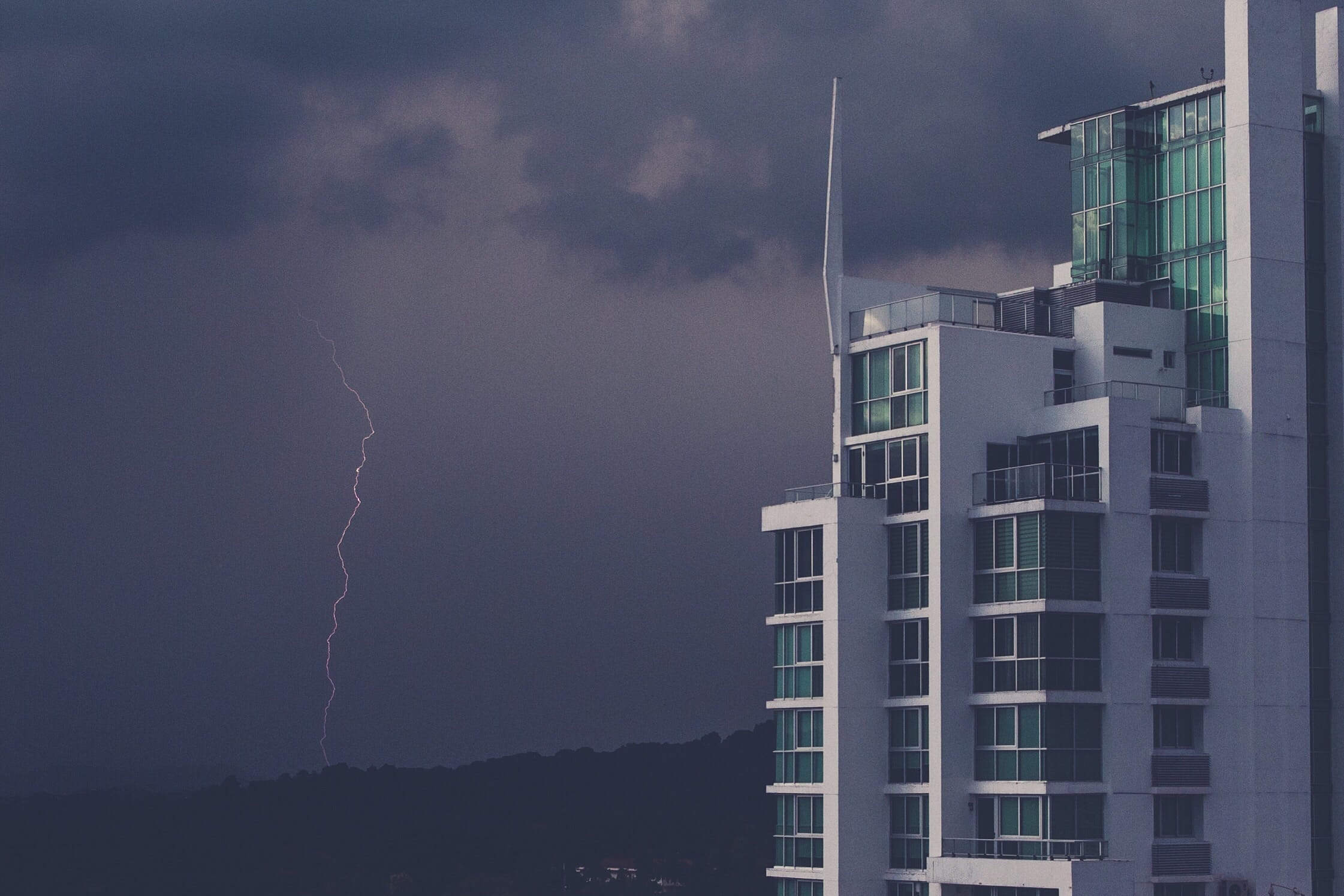 panamá, panama, power in nature, storm cloud, built structure, pollution, city, building, 1080P, lightning, beauty in nature, storm, outdoors, building exterior, HD Wallpaper