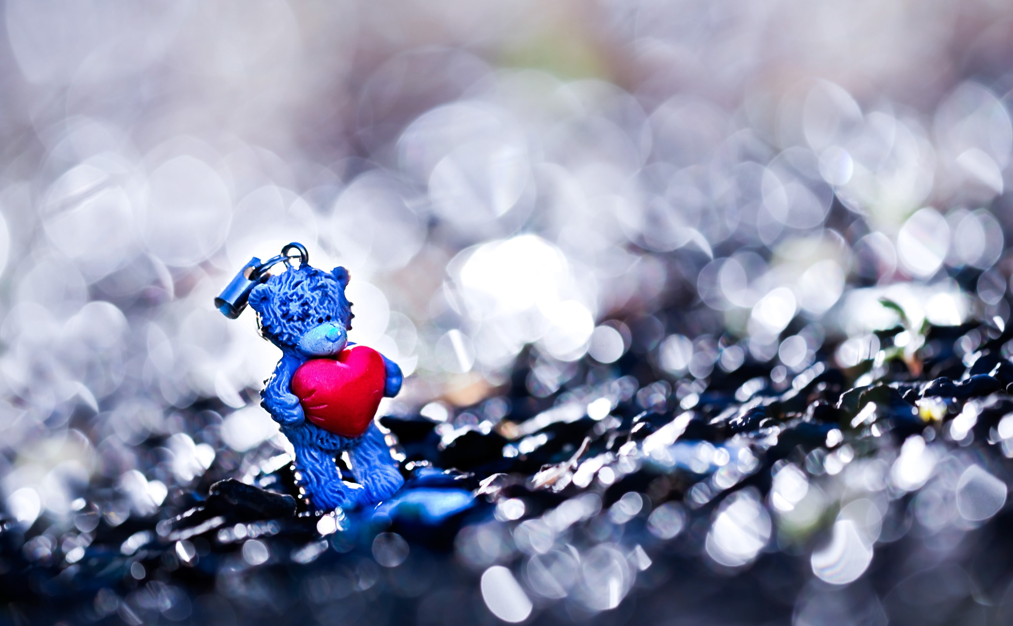 lens flare, multi colored, reflection, jewelry, no people, selective focus, shape, sunlight, personal accessory, accessory, 4K, abundance, Struck, drop, HD Wallpaper