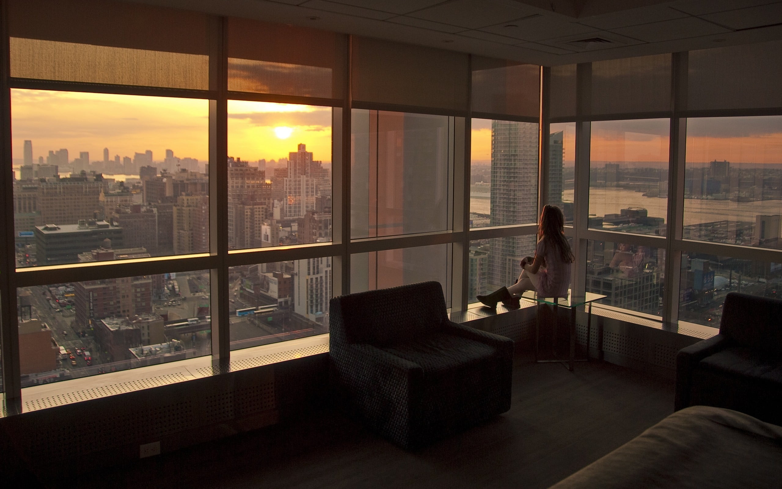 road, relaxation, one Person, contemplation, sky, built structure, real people, business Person, modern, city, skyline, chair, traffic, apartment, 2K, HD Wallpaper