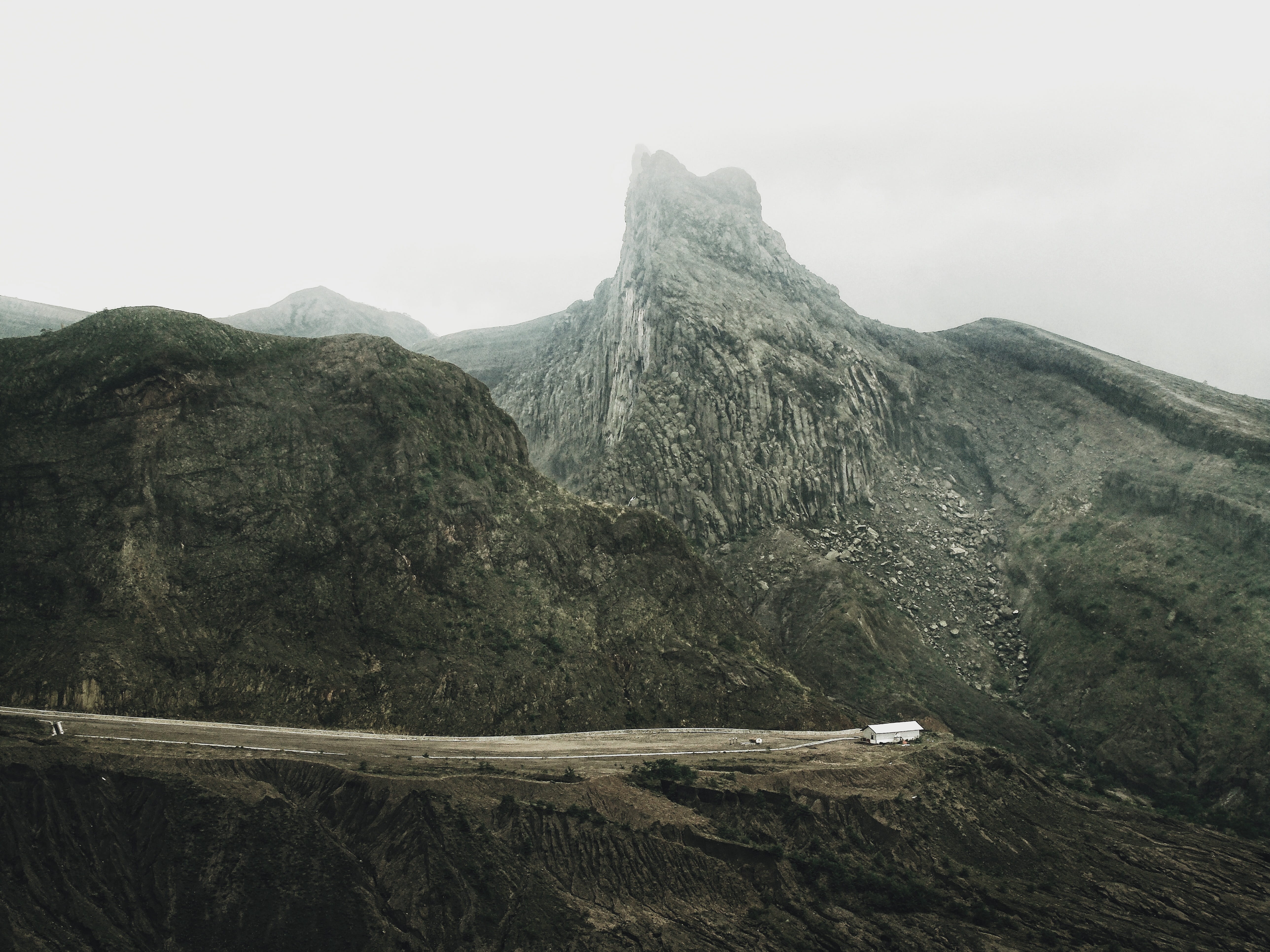 mountain Peak, cabin, summit, 5K, hiking, landscape, white, fog, rock - Object, scenics, sky, no People, mountain, outdoors, summer, wilderness, journey, HD Wallpaper