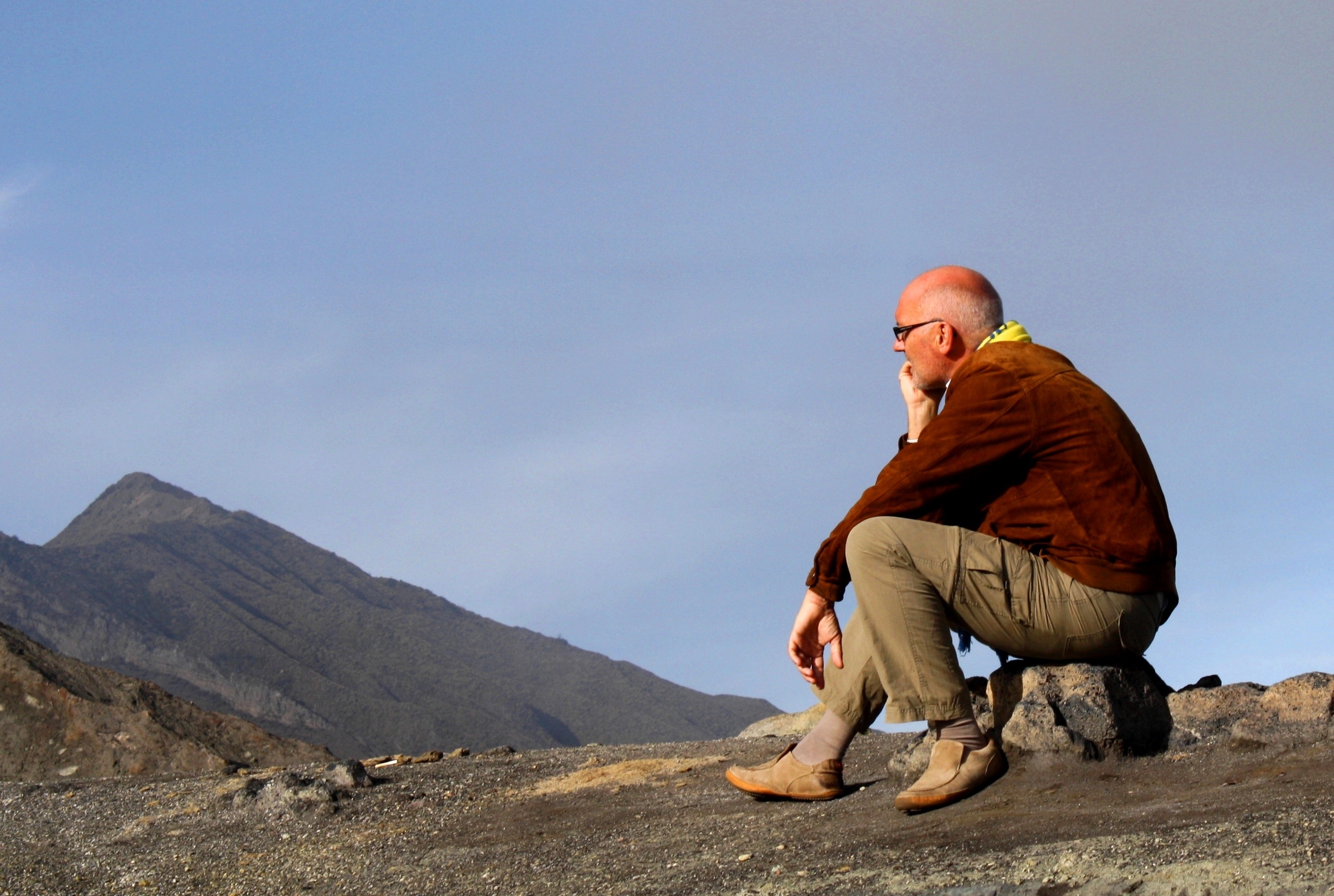 near, men, person, moutina, rock, man, lifestyles, clear sky, gunung, mountain, mature adult, casual clothing, asian, pause, 2K, mature men, beautiful, HD Wallpaper