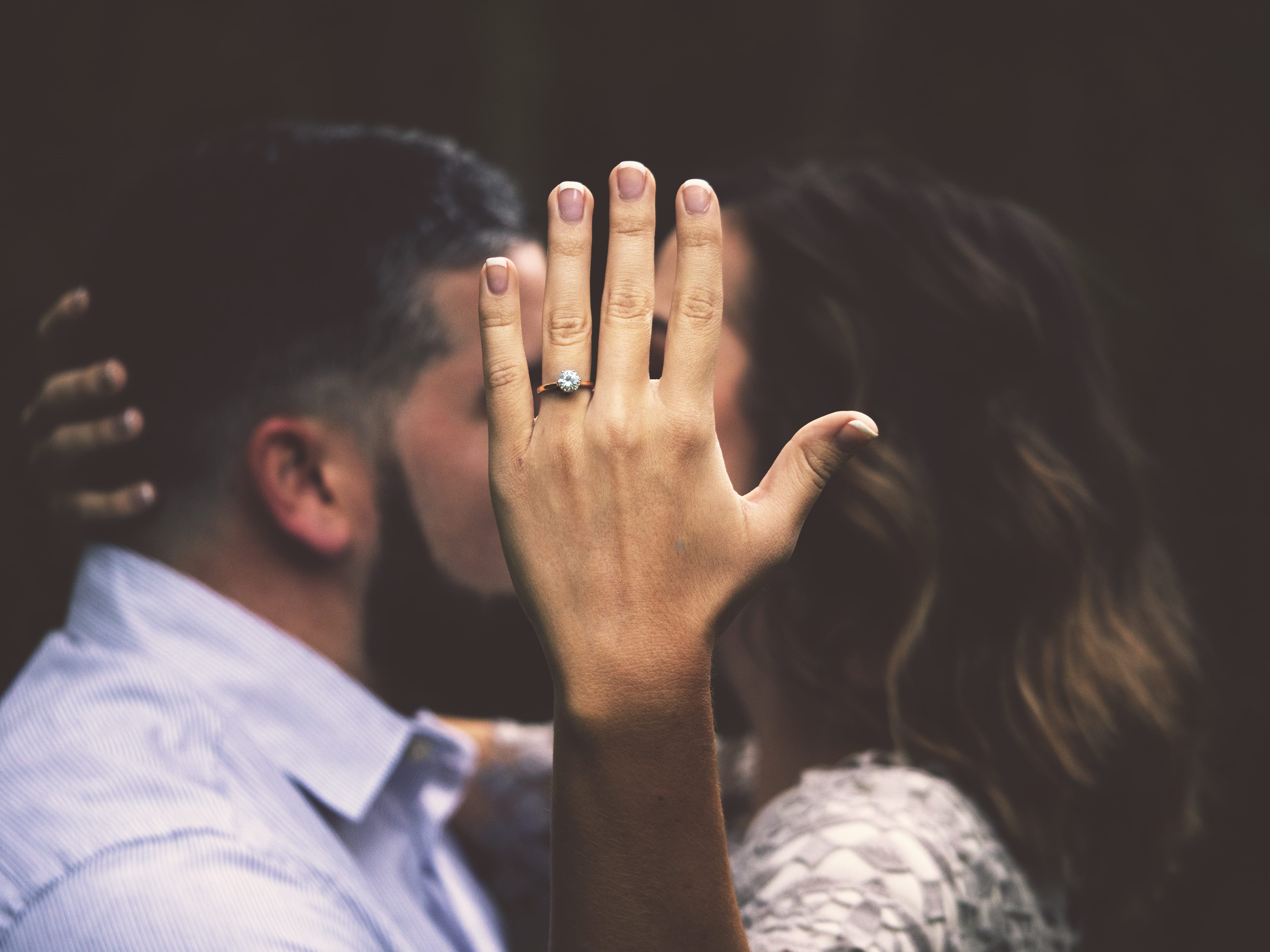 close-up, communication, aggression, love, together, portrait, adult, kissing, selective focus, download, sadness, jewellery, violence, fashion, ring, marriage, HD Wallpaper
