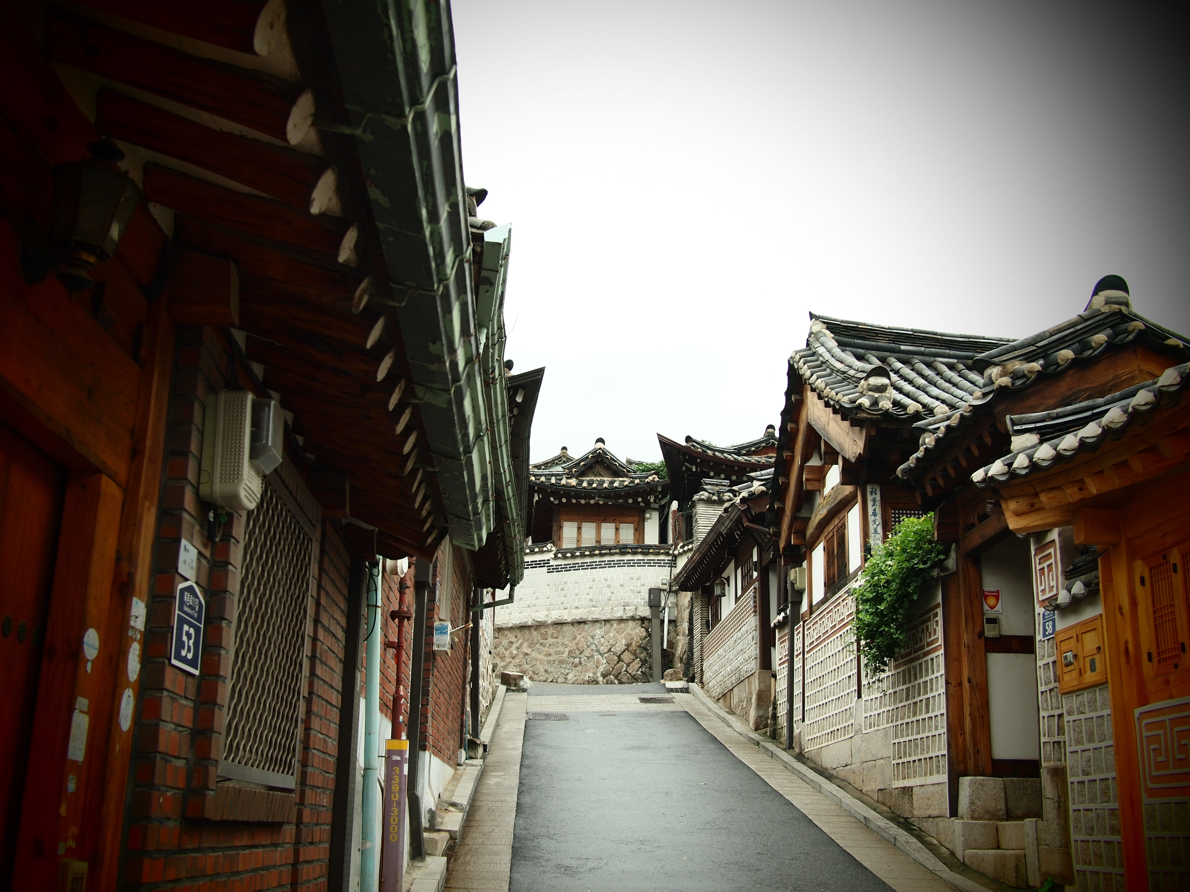 building, clear sky, belief, religion, sky, the way forward, house, old school, alley, no people, city, travel, scenery, republic of korea, place of worship, HD Wallpaper