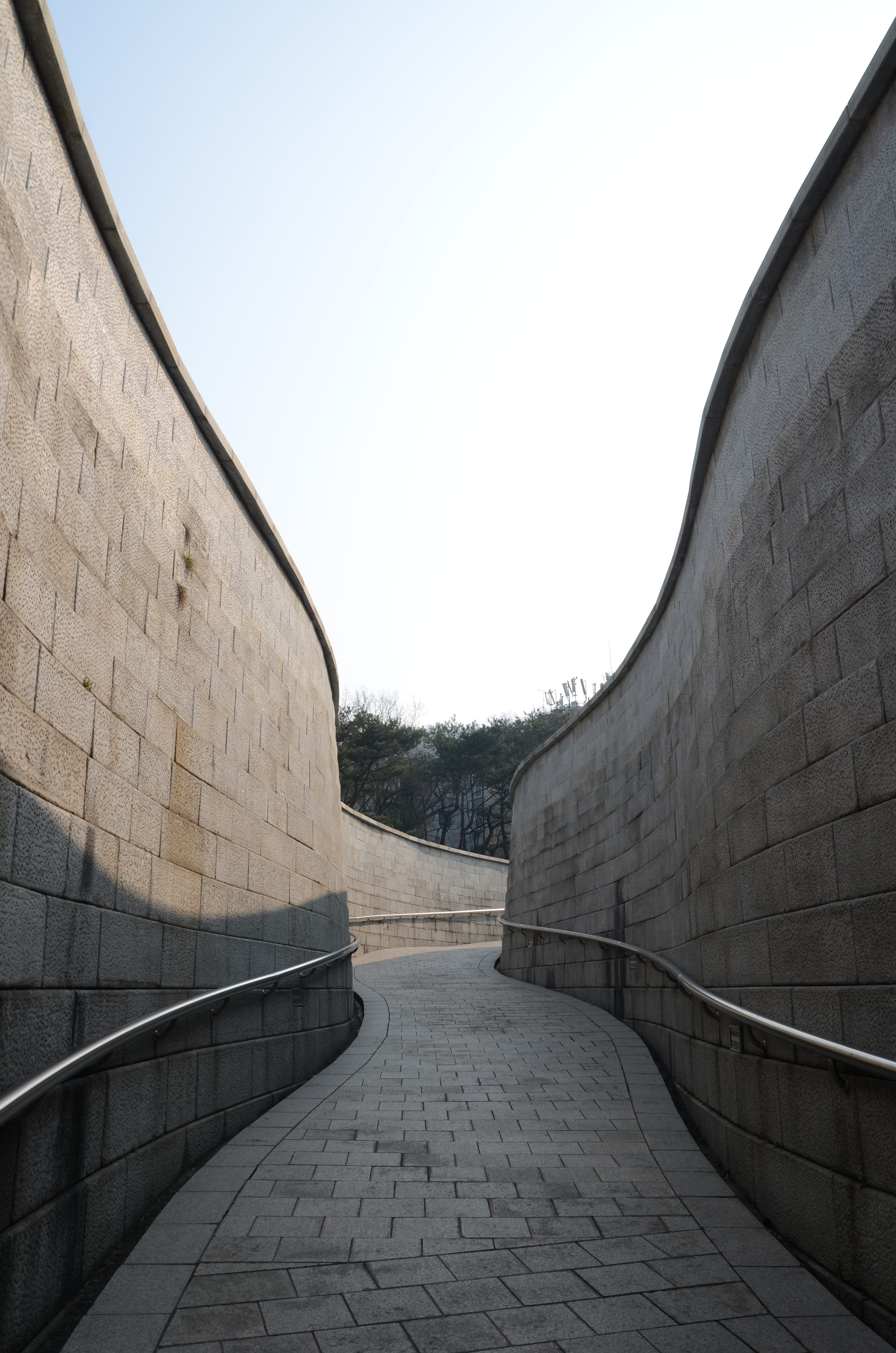 empty, the way forward, copy space, wall - building feature, gil, 4K, seoul, history, diminishing perspective, direction, building exterior, paving stone, Phone HD Wallpaper