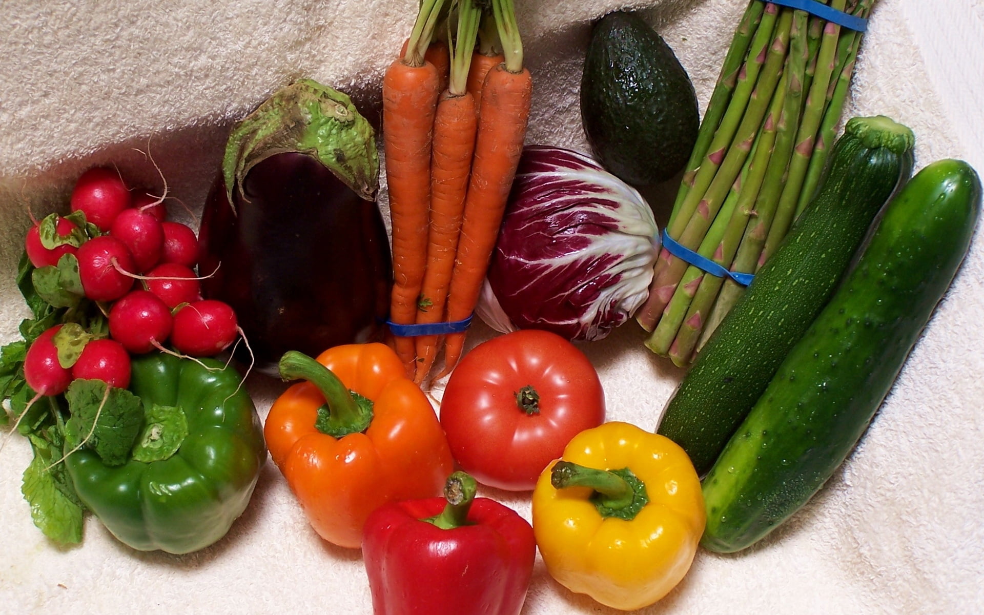 garden radish, group of Objects, ingredient, nature, lettuce, backgrounds, tomato, raw Food, rustic, no People, variety, bell pepper, green Color, vegan Food, HD Wallpaper