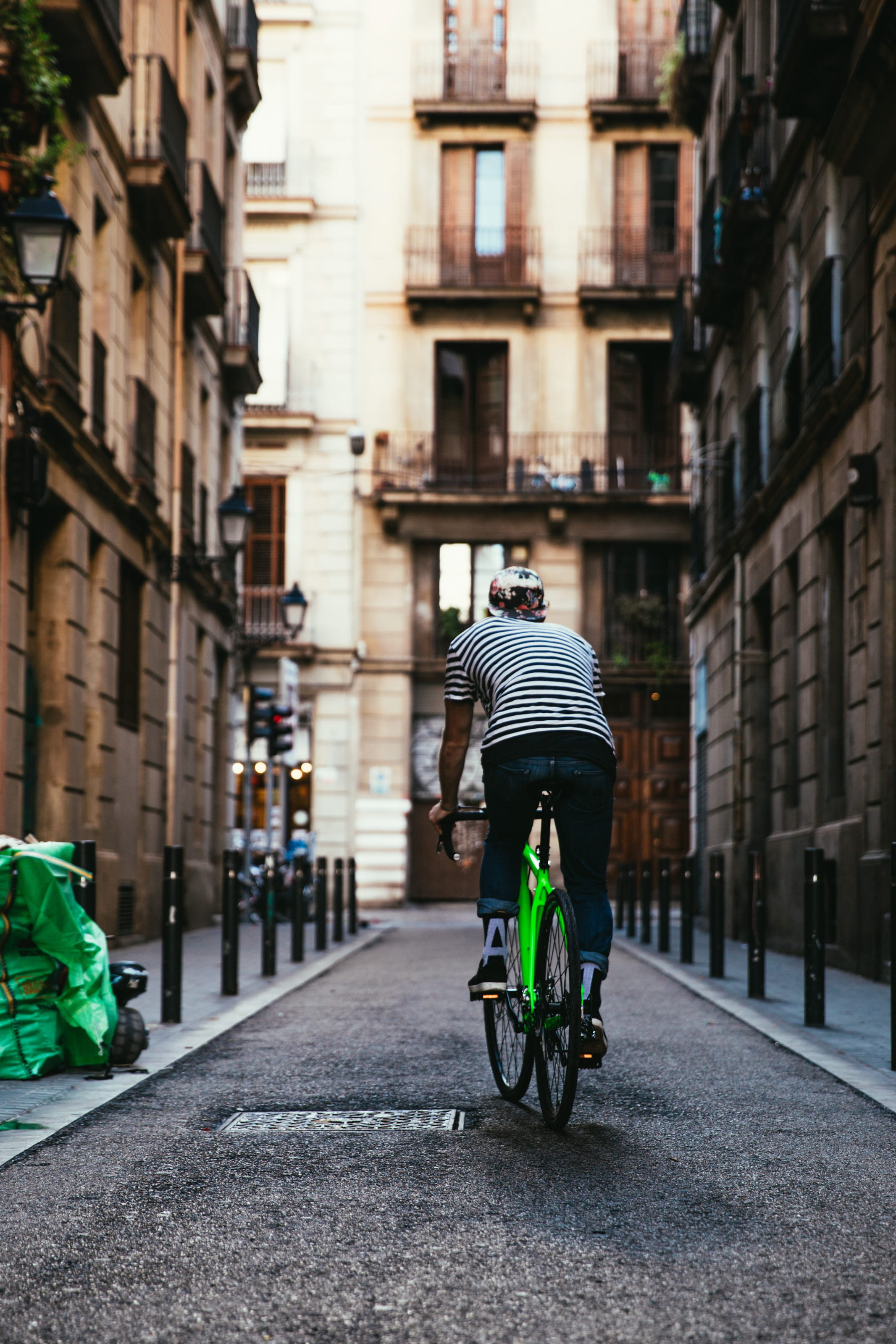 Gear, Tourism, day, biker, Track, chain, building exterior, one person, men, Bike, buildings, Adult, street, View, on the move, people, full length, healthy, Phone HD Wallpaper