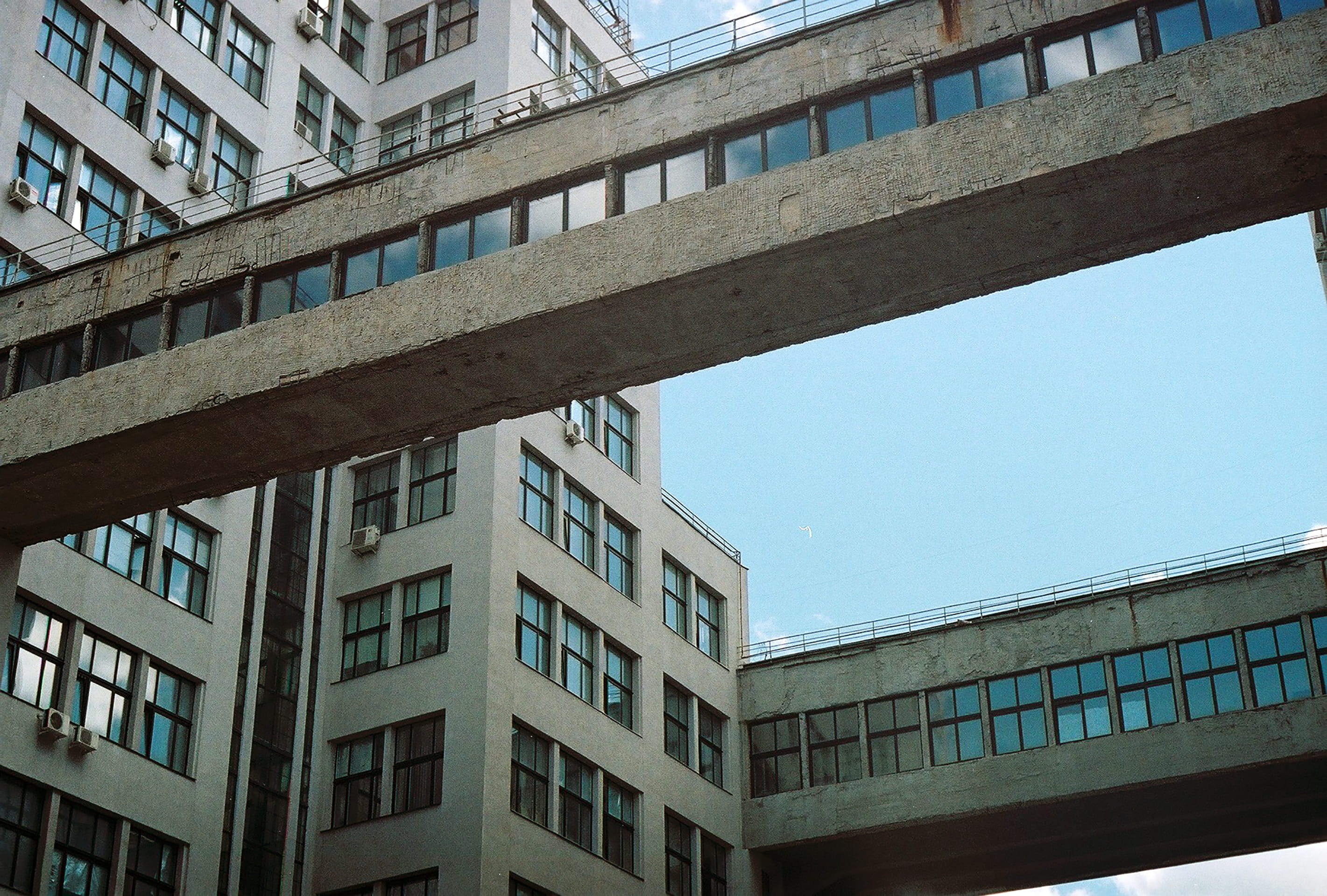 building, sunlight, no people, ussr, transportation, outdoors, city, overpass, architecture, connection, built structure, window, low angle view, sky, winsows, HD Wallpaper