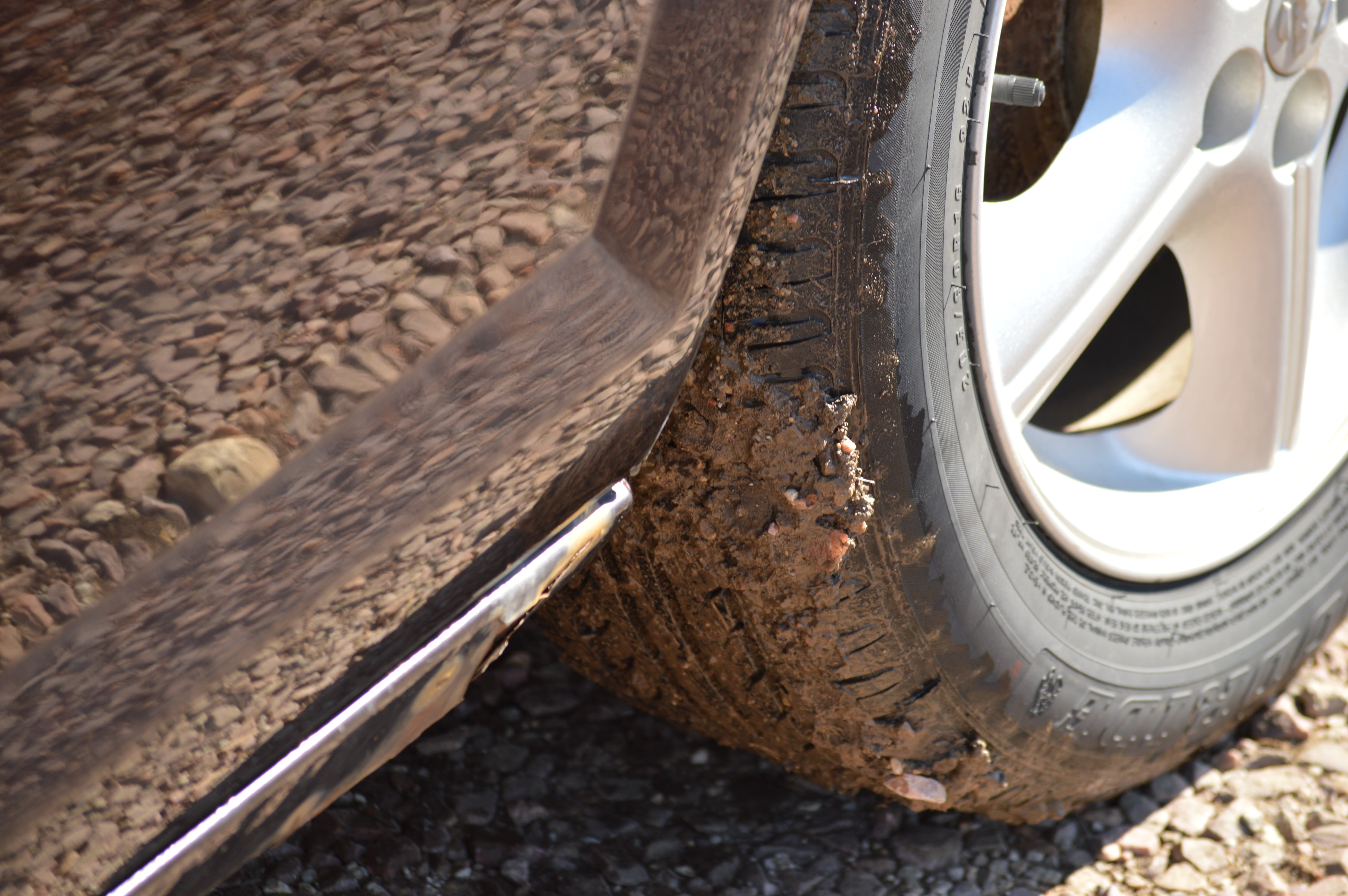 cleaned, no people, outdoors, wheel, mud, dirt, motor vehicle, washed, track, land vehicle, vehicle, shiny, road, car, street, rocks, surface level, gray, HD Wallpaper