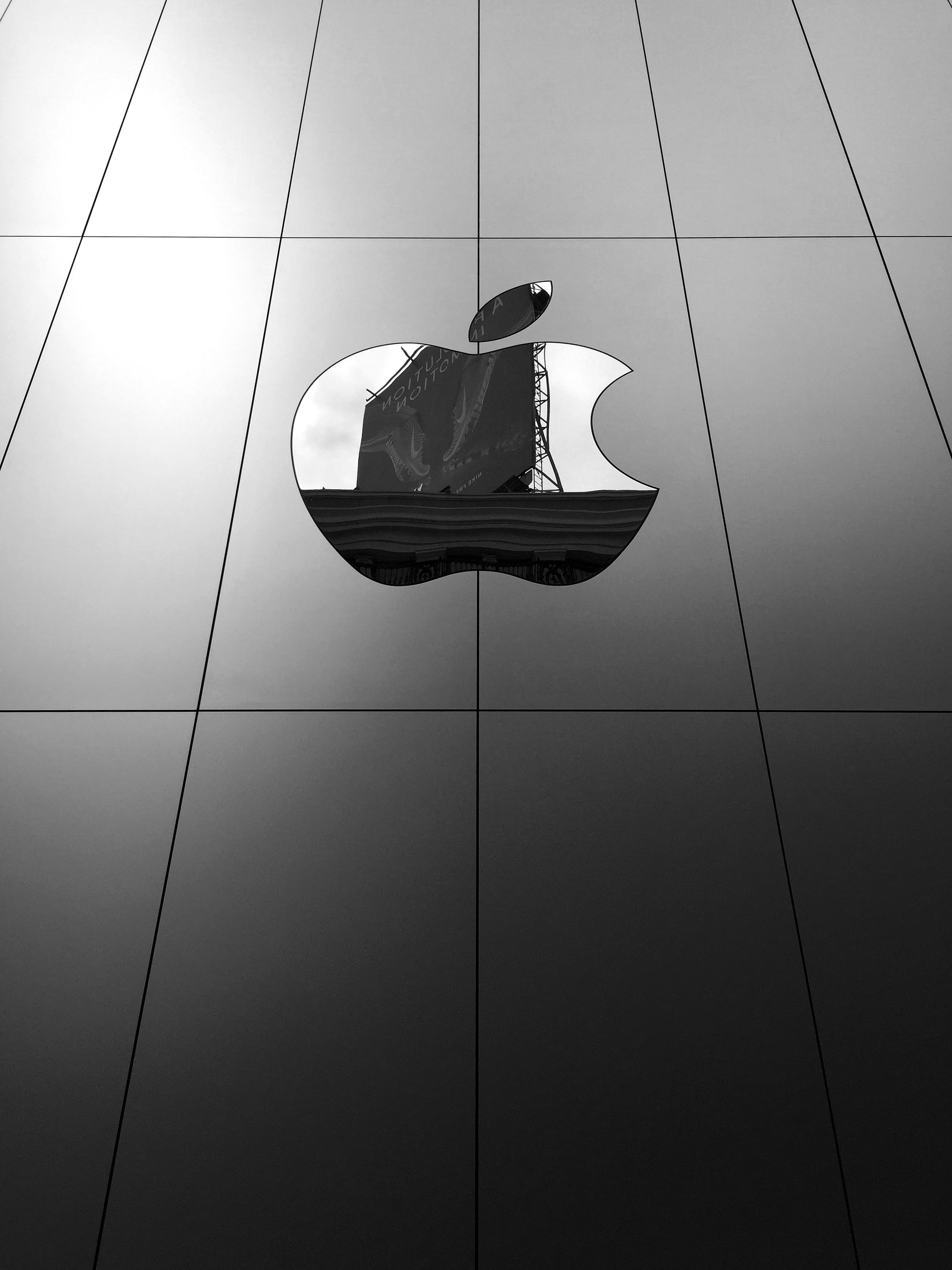 san francisco, flooring, shoe, sitting, low angle view, tile, 2K, leisure activity, lifestyles, real people, full length, apple, union square, men, indoors, Phone HD Wallpaper