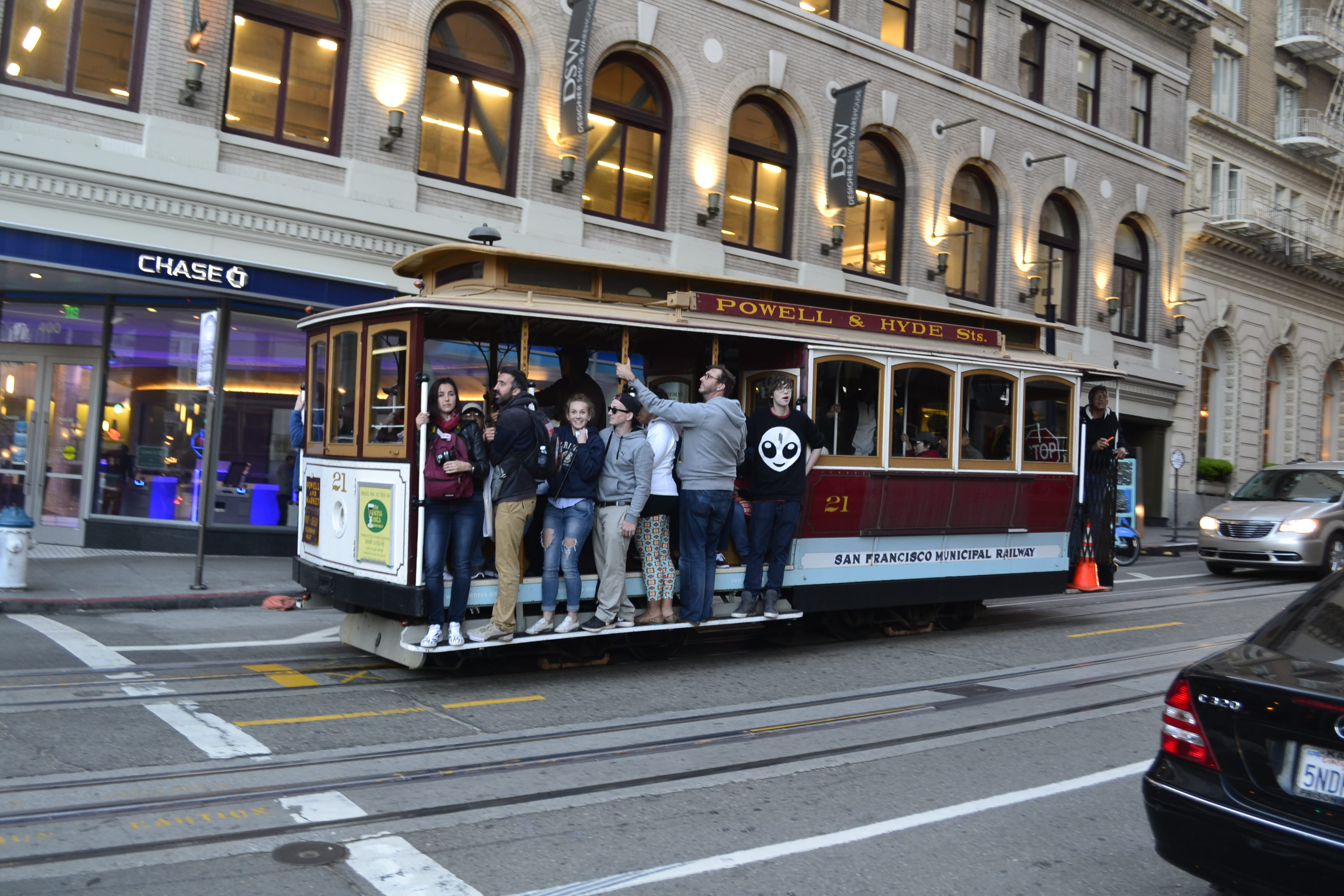 men, group of people, tourists, union square, building exterior, women, lifestyles, people, land vehicle, united states, cable, road, street, mode of transportation, HD Wallpaper