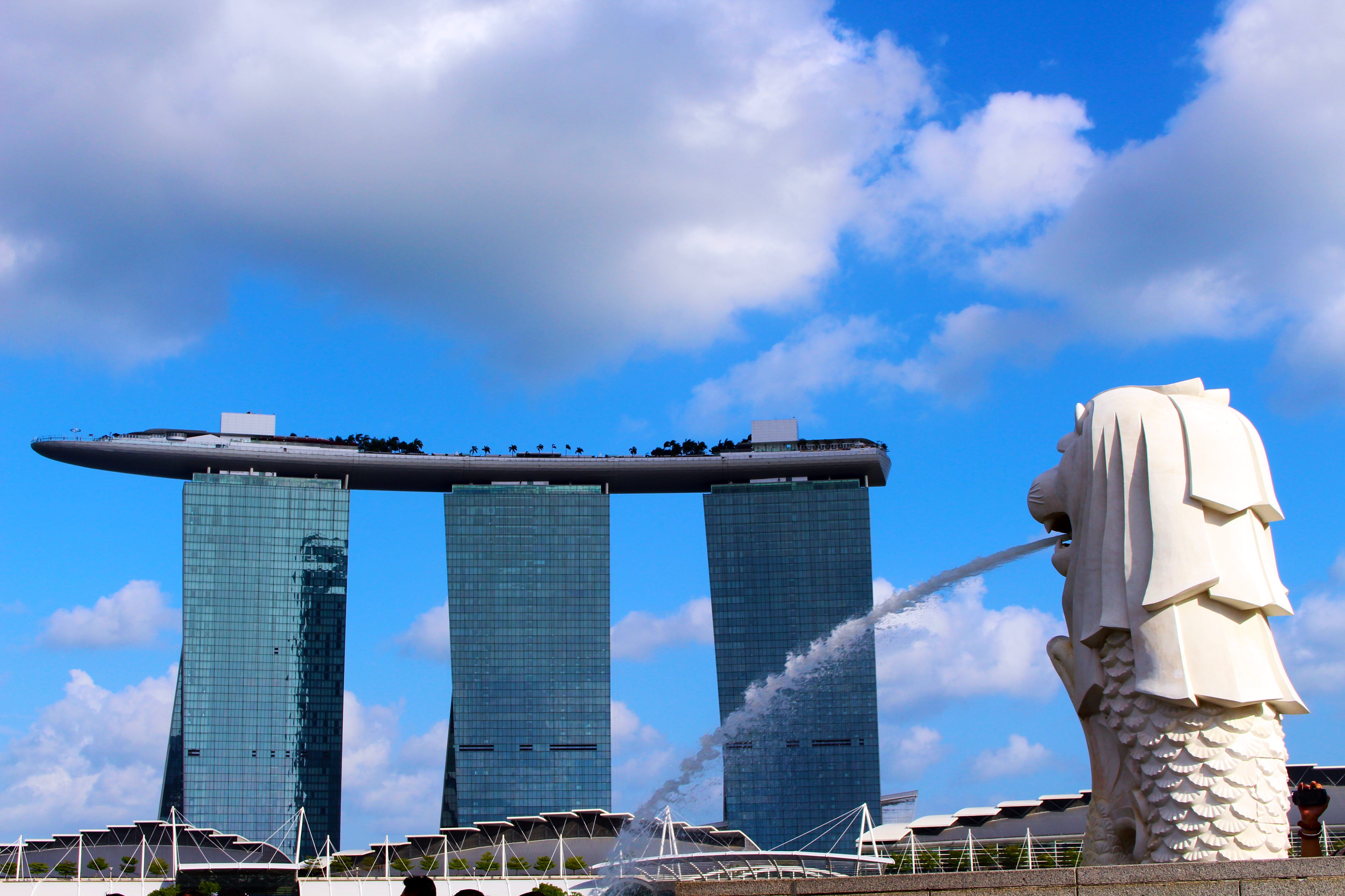 no people, building exterior, luxury hotel, facade, marina bay sands, office building exterior, city, skyscraper, hotelanlange, merlion, landmark, blue, HD Wallpaper
