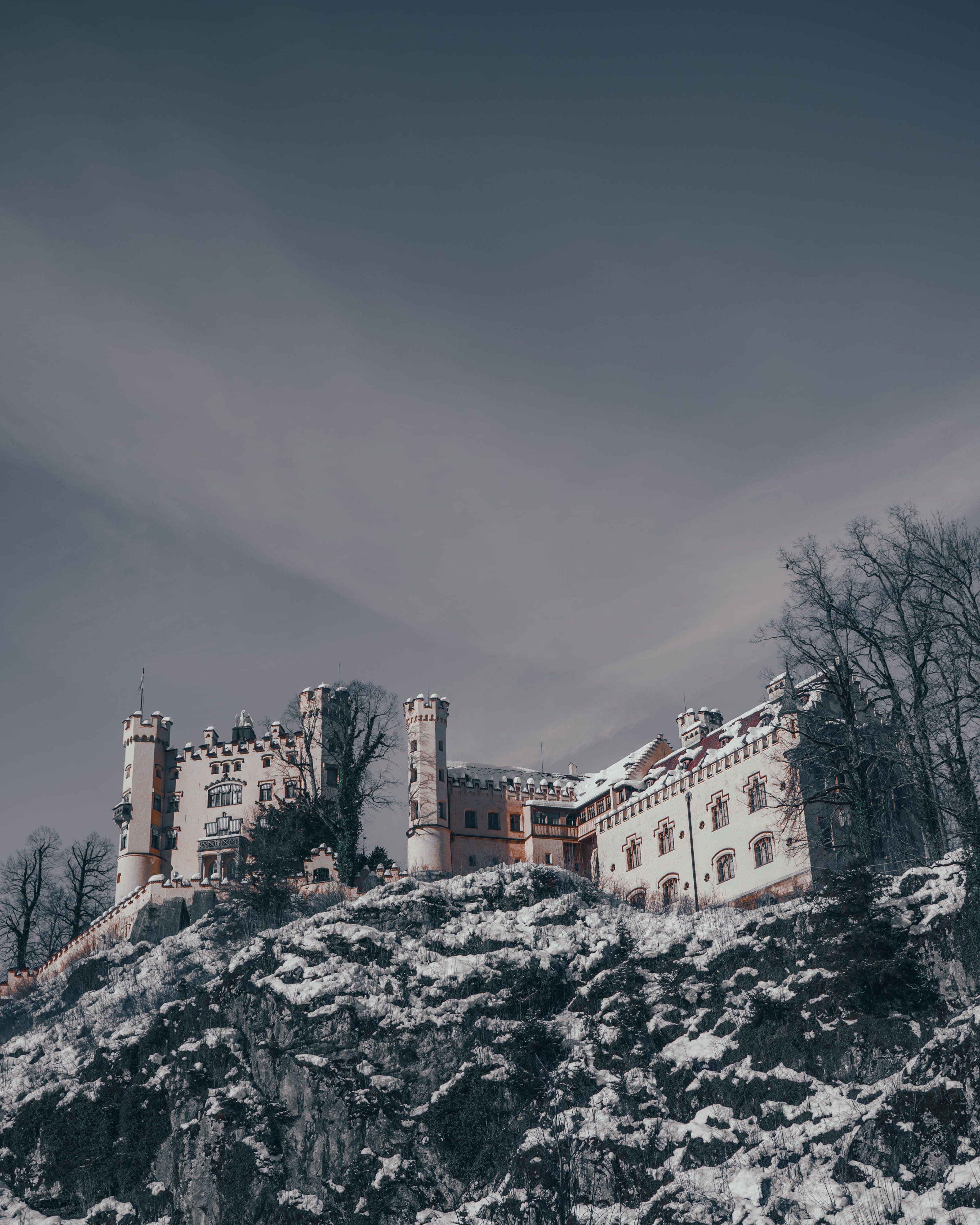 snowcapped mountain, formation, building, cold, residential district, frozen, sky, built structure, historical, town, plant, tree, snow, munich, winter, Phone HD Wallpaper