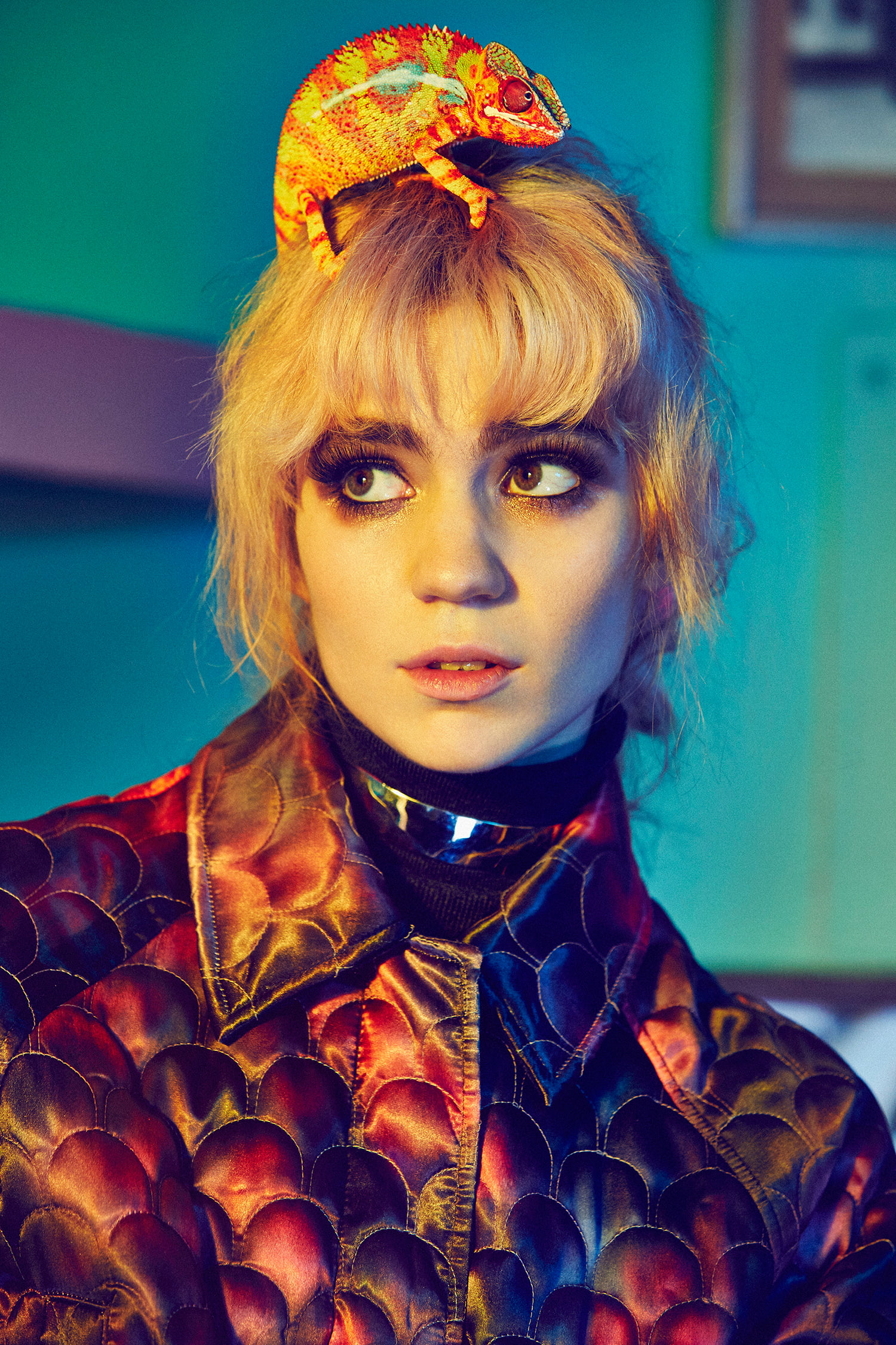headshot, Grimes, child, body part, hair, young adult, beauty, redhead, one person, 1080P, fashion, hairstyle, looking at camera, indoors, adult, beautiful people, Phone HD Wallpaper