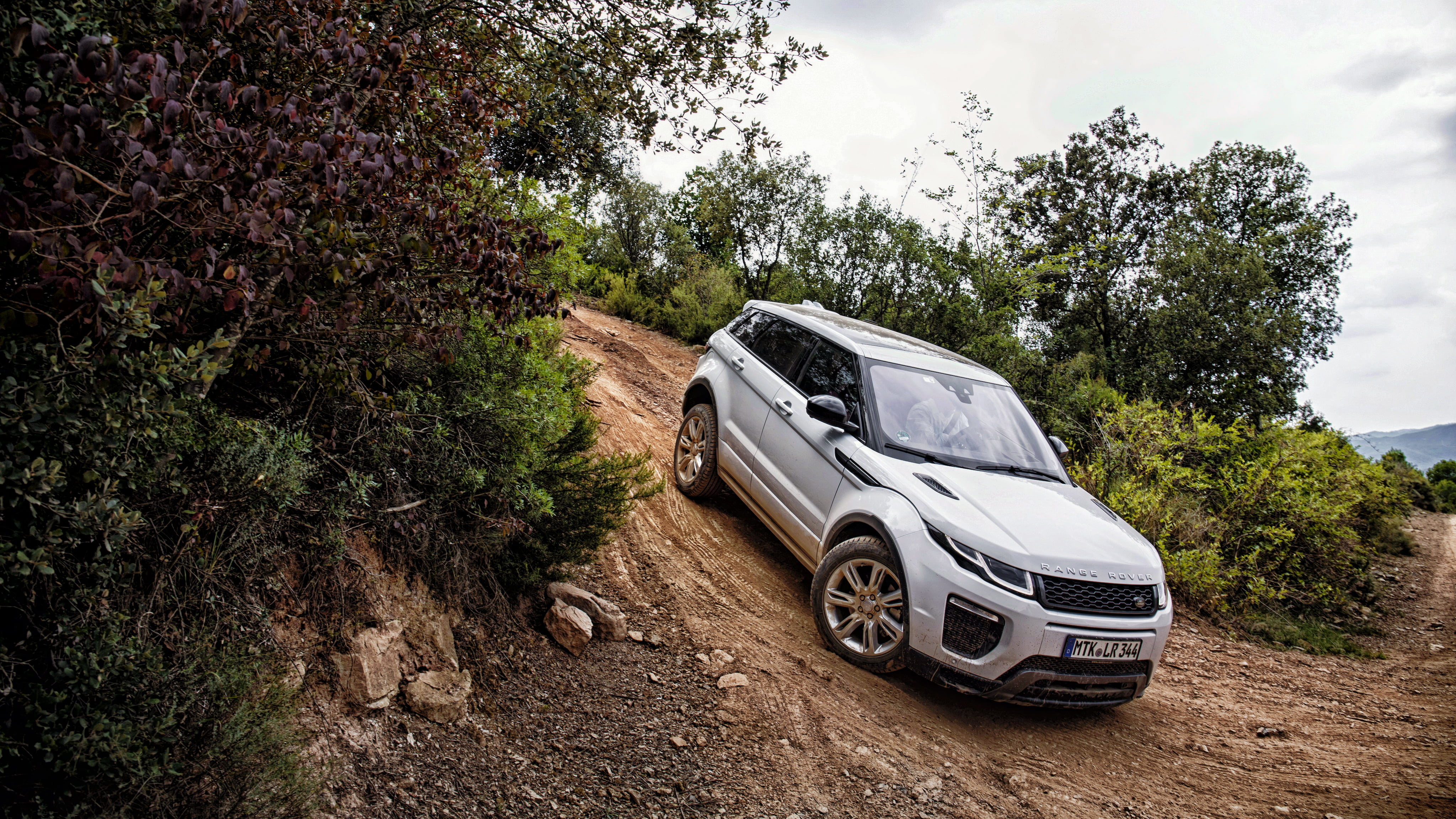 looking At View, mode of Transport, crossover Utility Vehicle, day, motor Vehicle, electric Motor, range rover, travel, people Traveling, adventure, dirt, HD Wallpaper