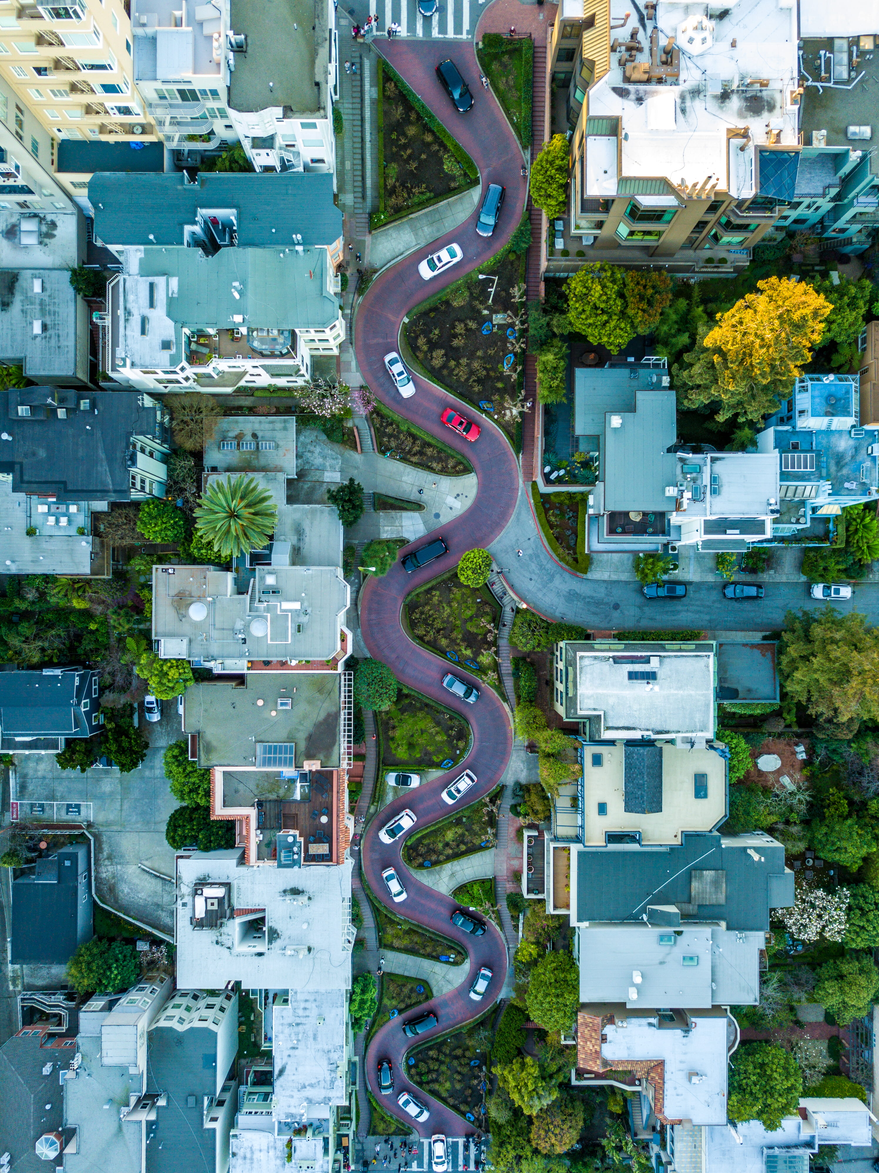 curve, zig, artofvisual, iconic, hill, building, high angle view, architecture, perspective, urban, zag, no people, unique, aerial view, city street, city, Phone HD Wallpaper