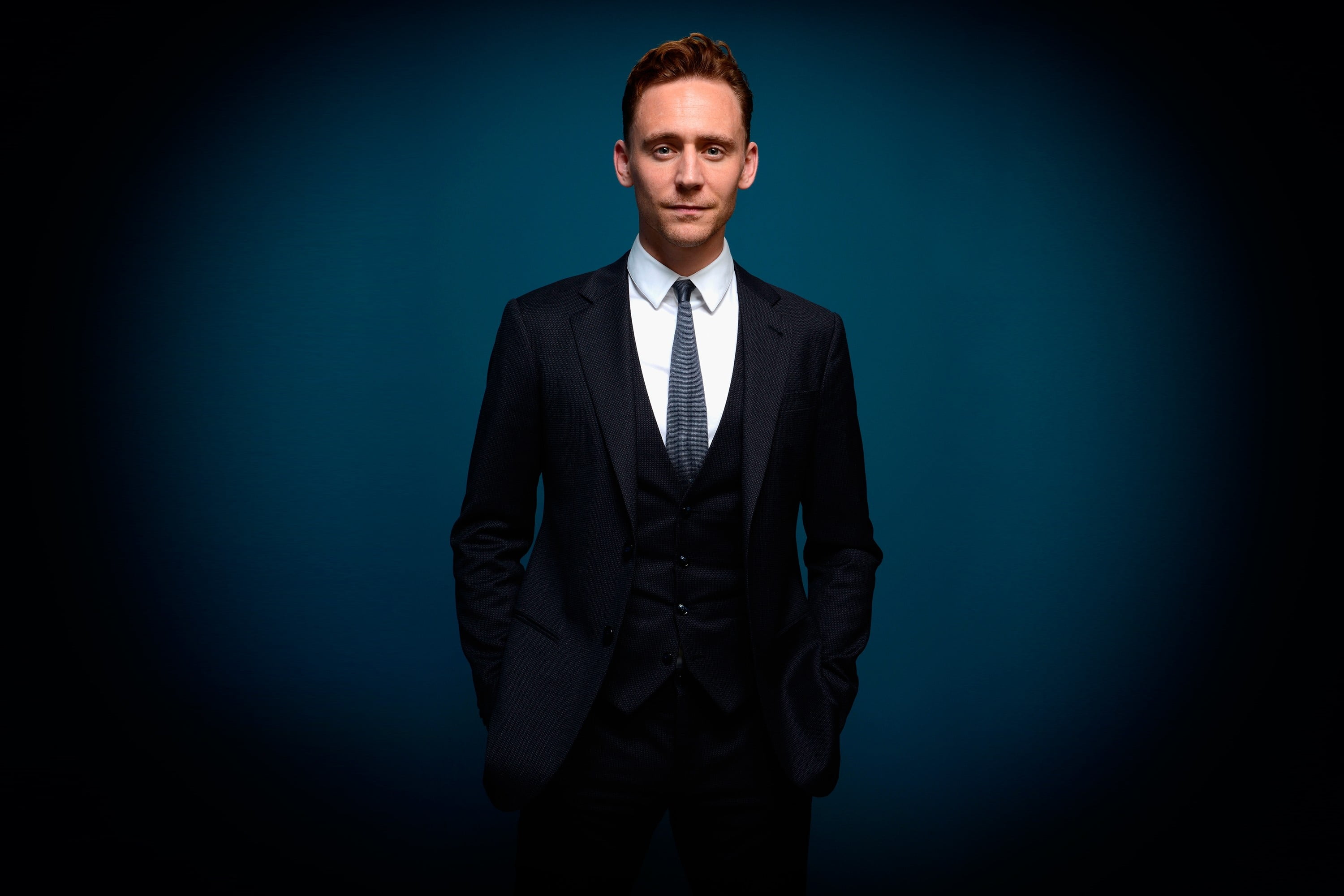 waist Up, looking At Camera, happiness, three quarter length, style, modern, formalwear, men, tom hiddleston, studio Shot, professional Occupation, adult, HD Wallpaper