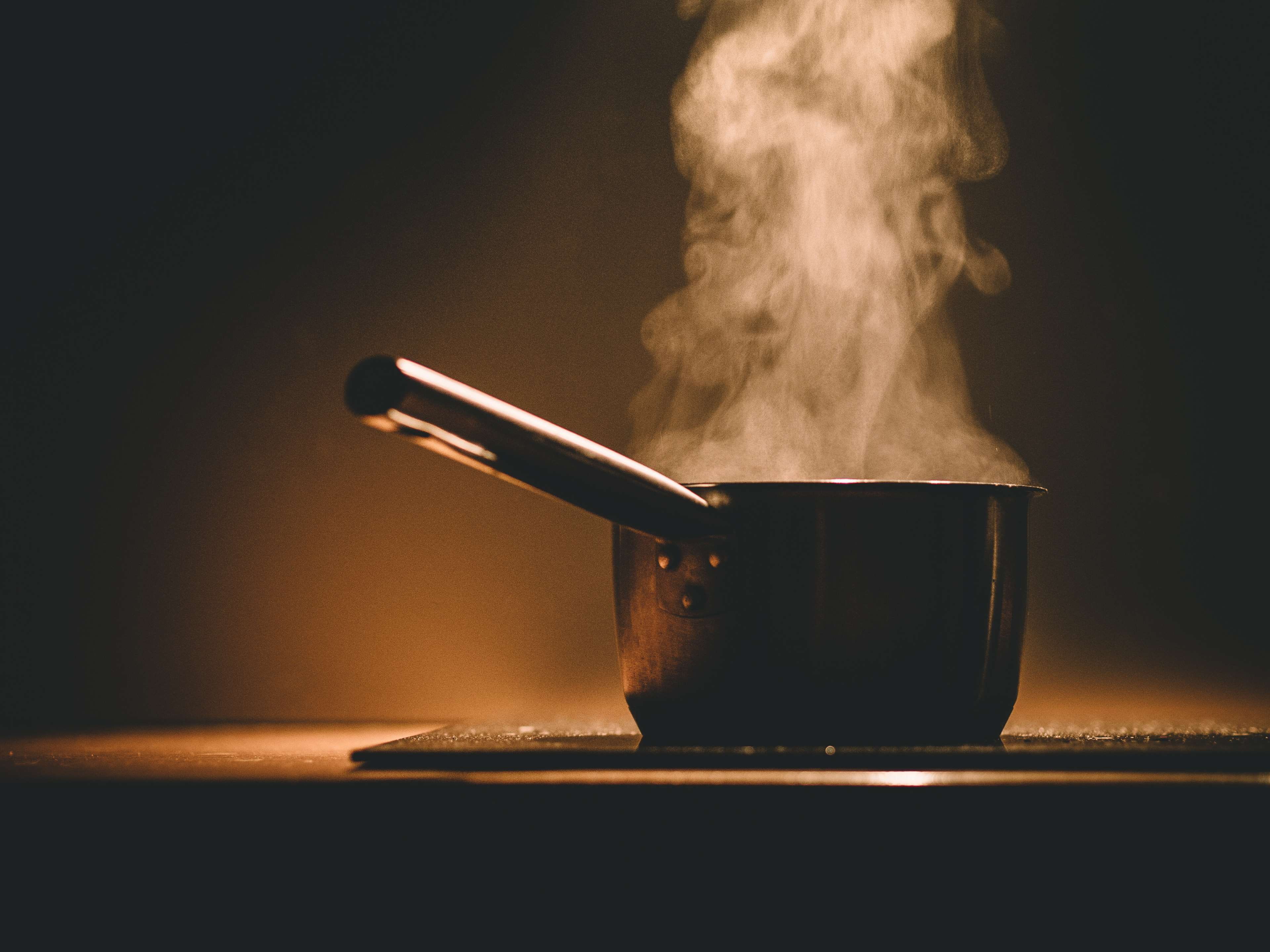 kitchen utensil, close-up, cup, chef, drink, indoors, household equipment, cooking, steel, cooker, motion, stove, kitchen, heat - temperature, appliance, HD Wallpaper