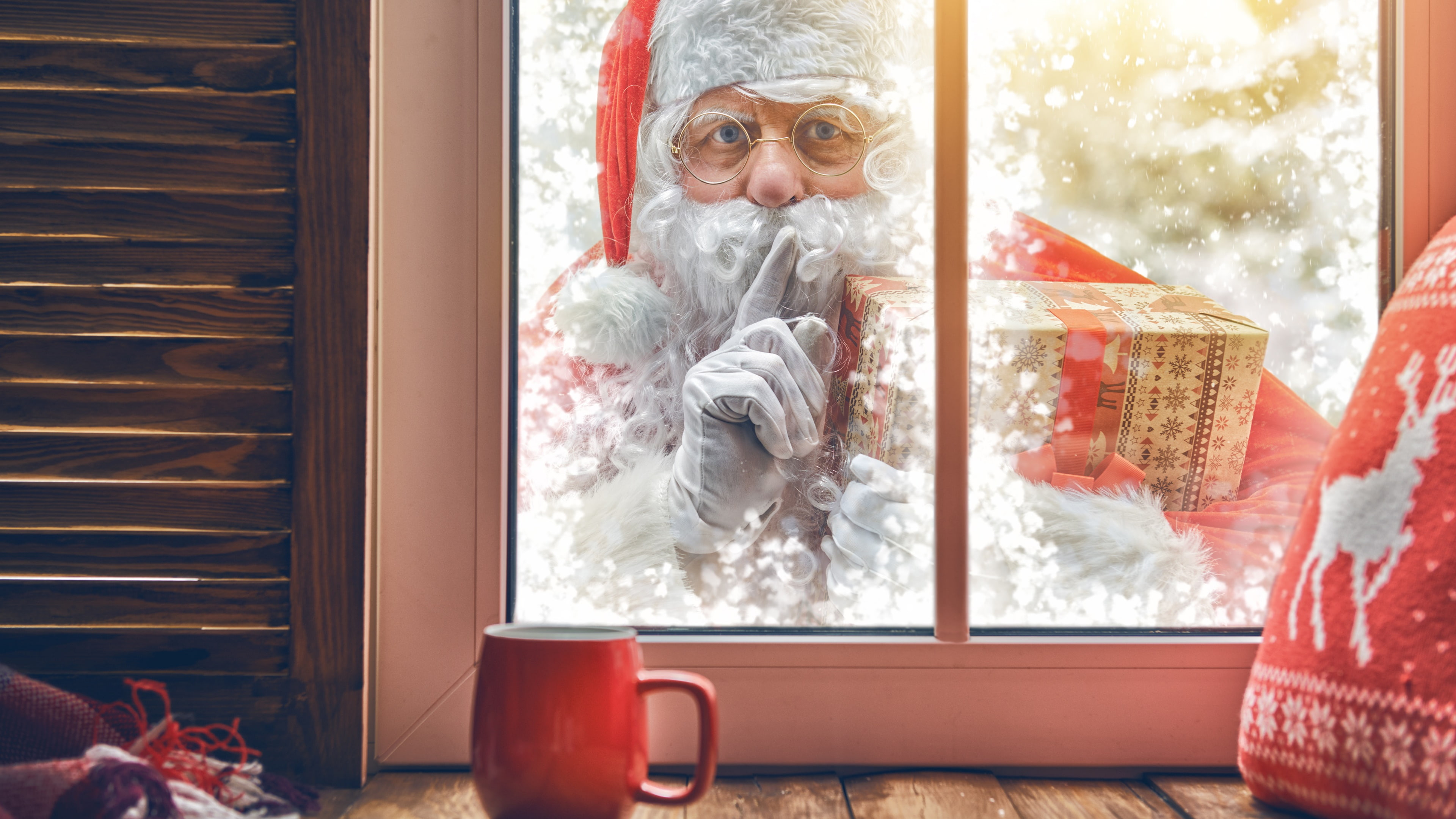 window, 4K, christmas, cup, indoor, santa claus, gift, HD Wallpaper