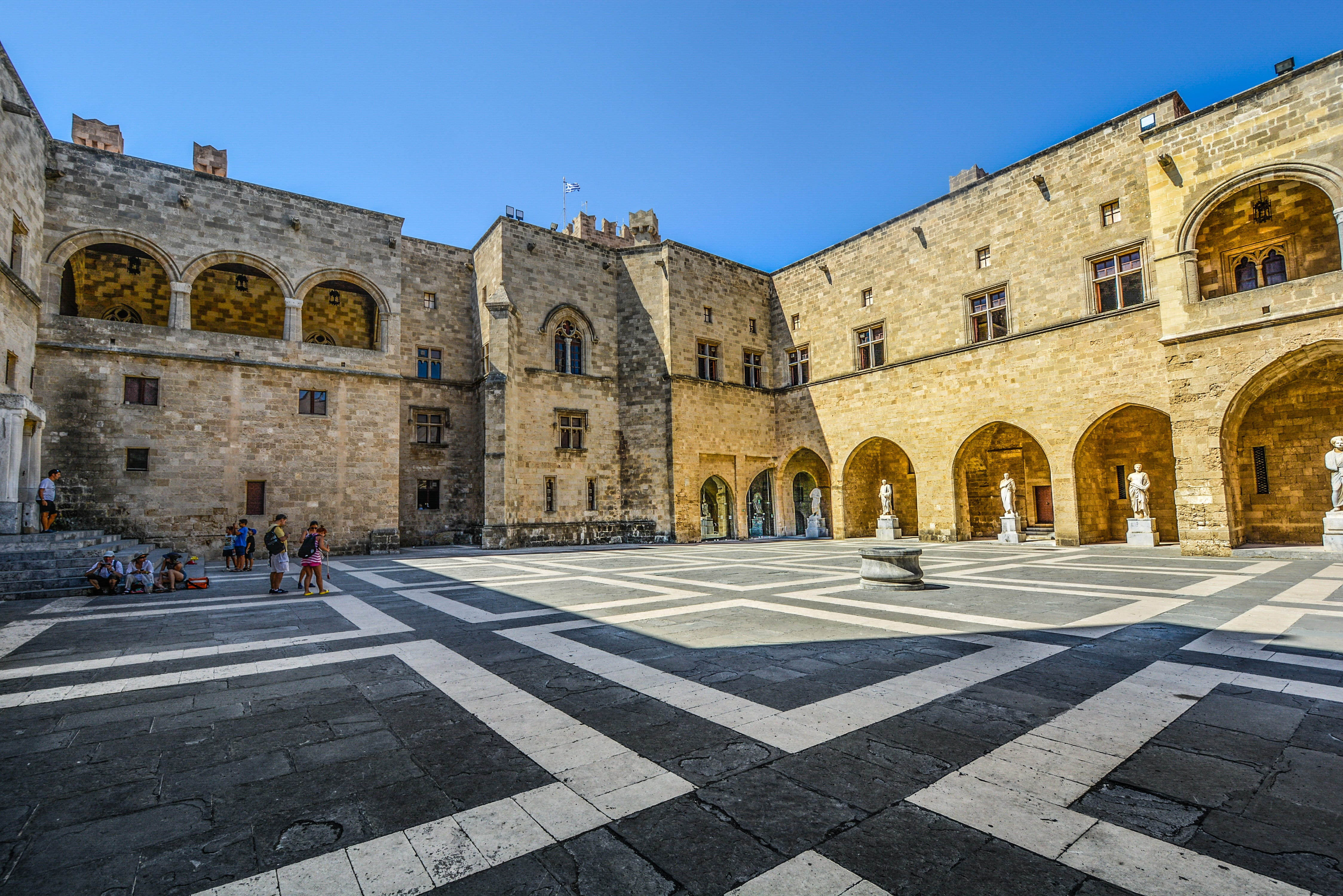 building exterior, architecture, europe, travel destinations, nature, Courtyard, shade, city, the past, statues, travel, sunlight, incidental people, group of people, HD Wallpaper