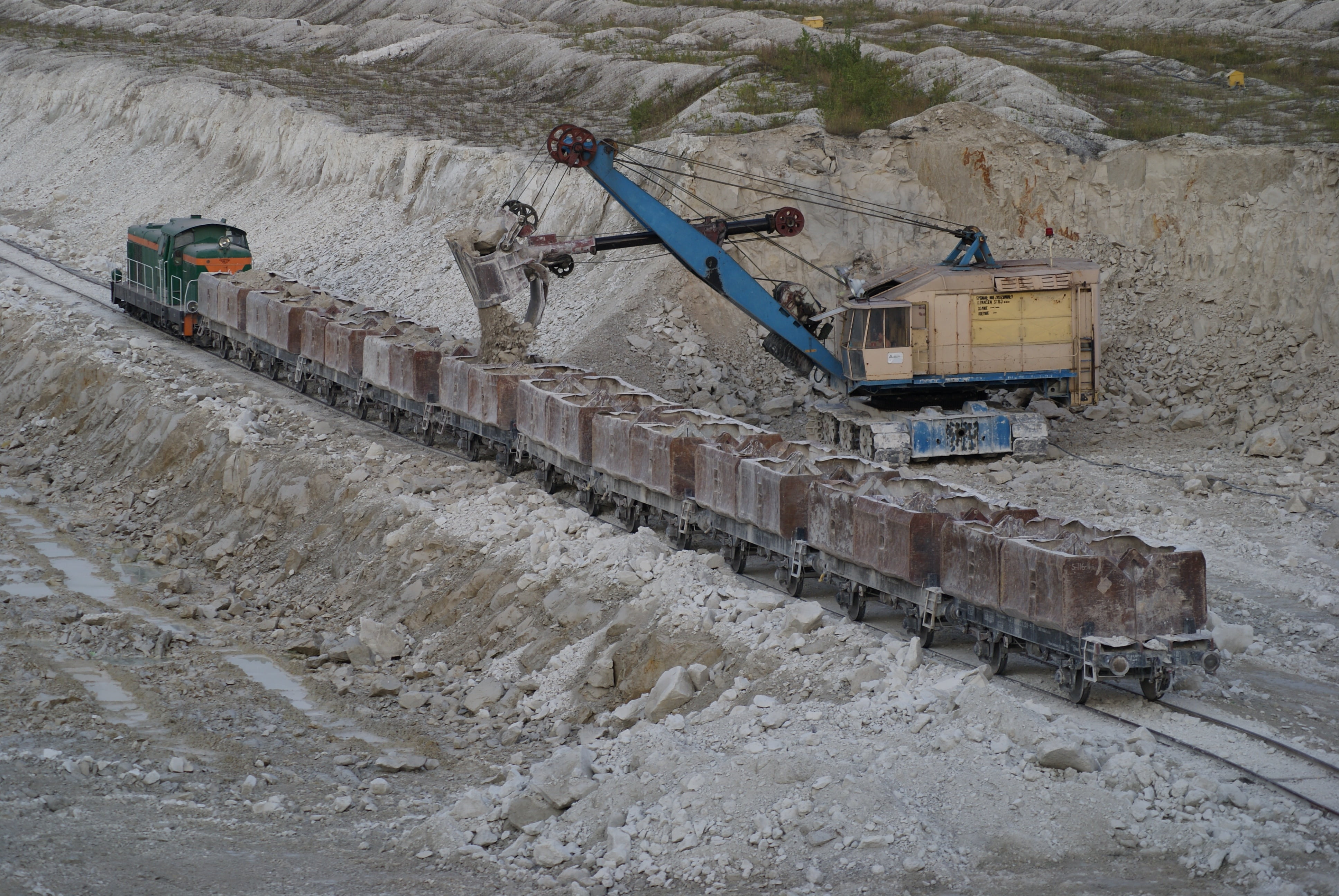 mineral, chalk, mode of transportation, solid, construction machinery, loading, poland, high angle view, development, construction site, chelsea, train, HD Wallpaper