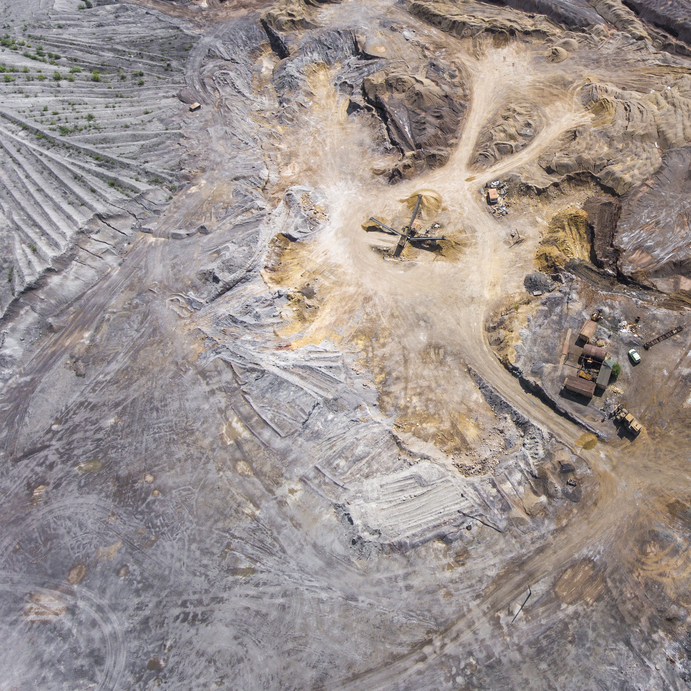 soil, rock - object, mine, rock, geology, no people, textured, day, natural pattern, pattern, water, photo, aerial, top view, pit, material, land, machinery, Phone HD Wallpaper
