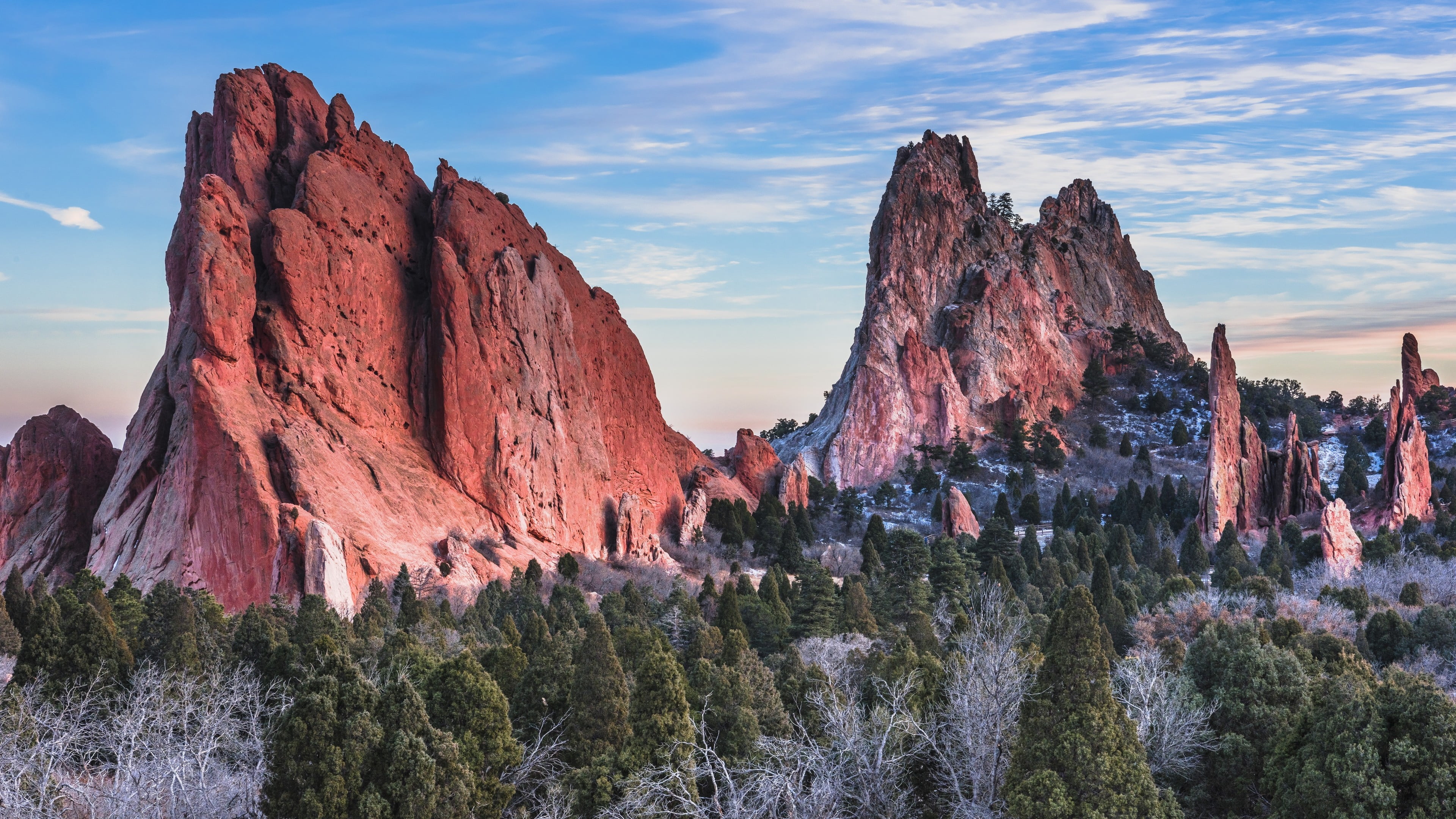 mountain peak, trees, garden of the gods, solid, non-urban scene, tranquility, sky, scenics - nature, rock, outdoors, eroded, 4K, forest, formation, cloud - sky, HD Wallpaper