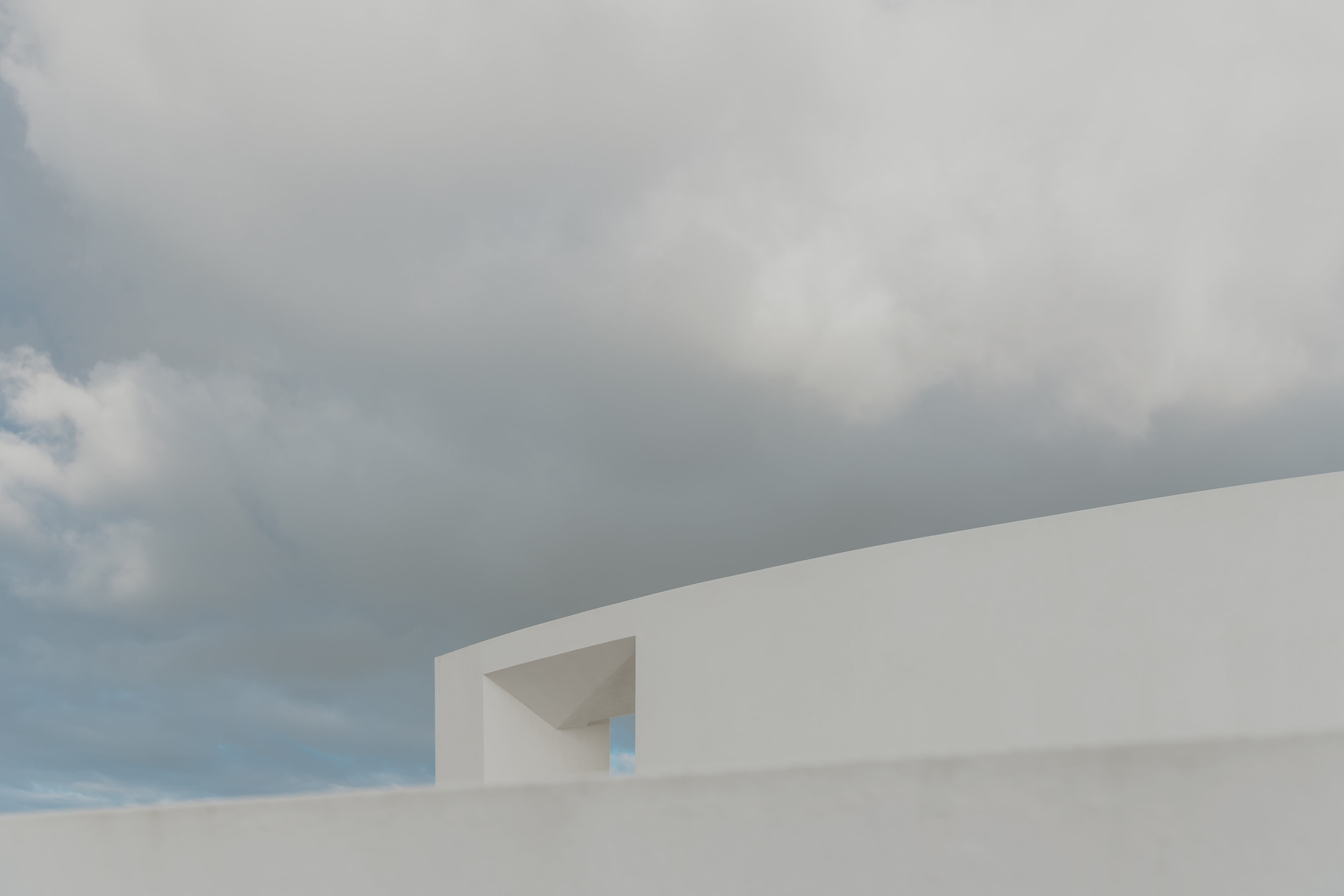 portugal, cloud - sky, day, design, nature, high section, overcast, built structure, simplicity, outdoors, architecture, modern, white color, facade, houses, HD Wallpaper