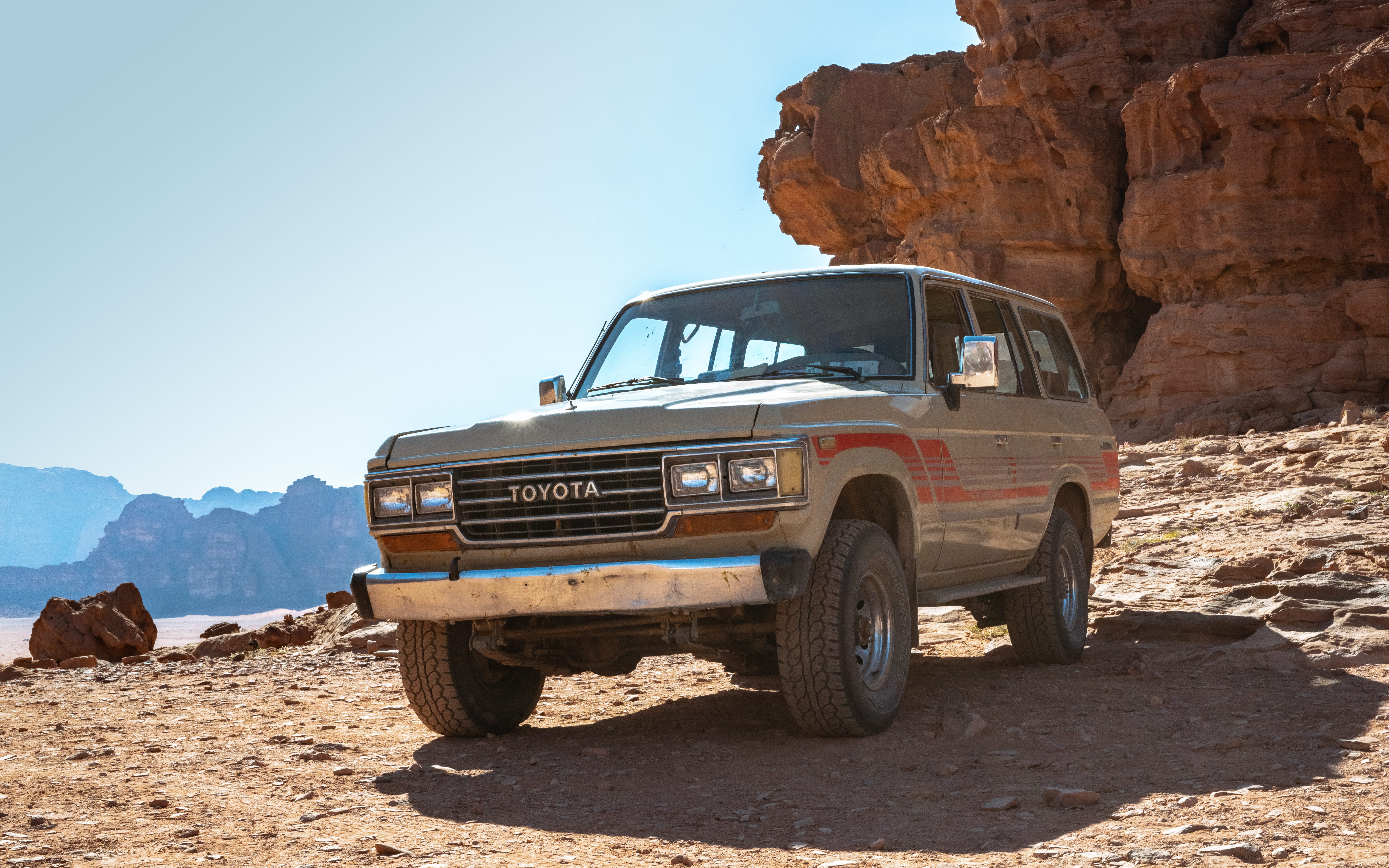 cars, toyota, mode of transportation, car, sunlight, tan, dust, cruiser, automobile, day, no people, land, sky, old, desert sky, wheel, transportation, HD Wallpaper