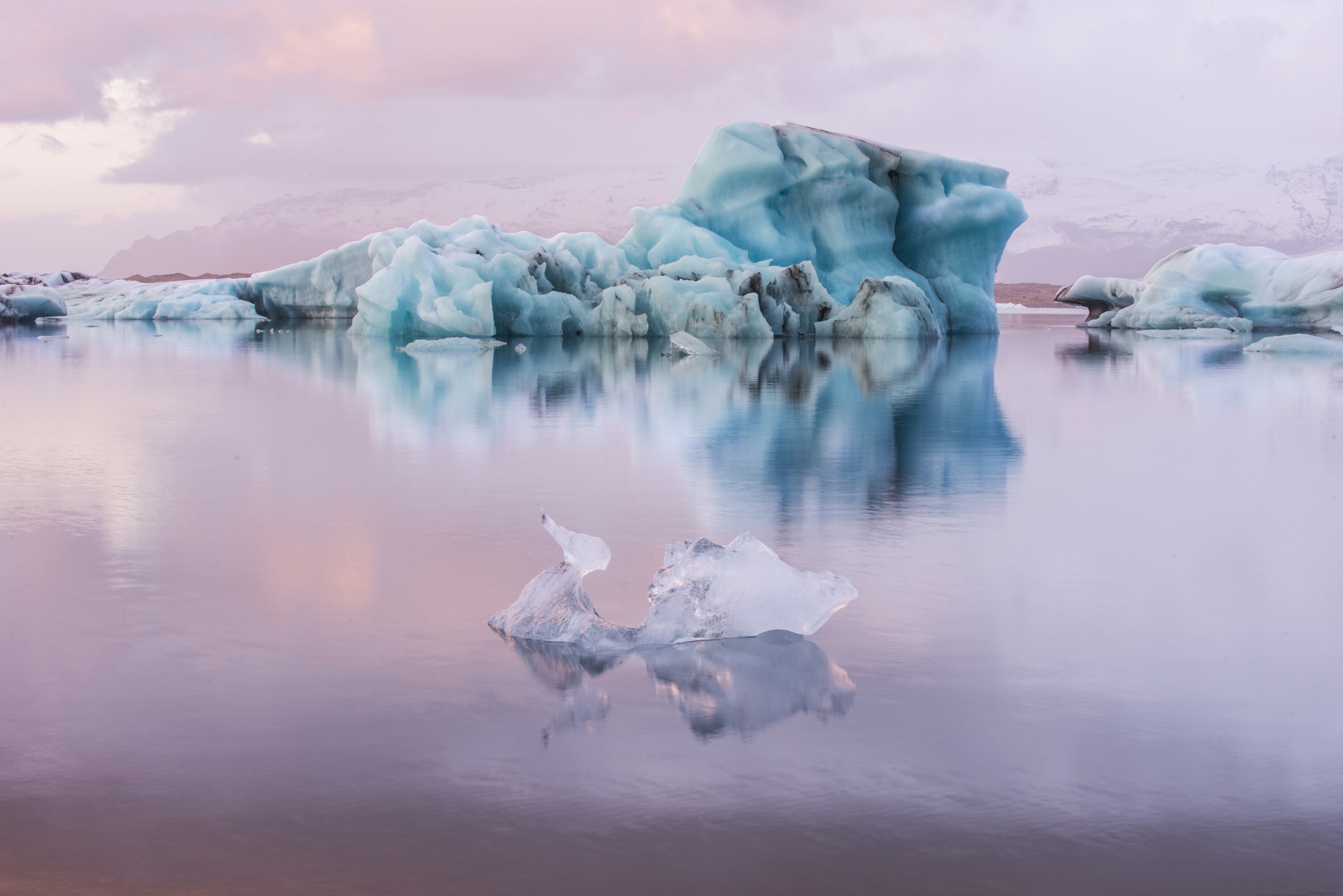 no people, snow, winter, scenics - nature, lake, floating, sky, floating on water, Jokulsarlon, frozen, 4K, lagoon, cold temperature, water, glacier, tranquil scene, HD Wallpaper