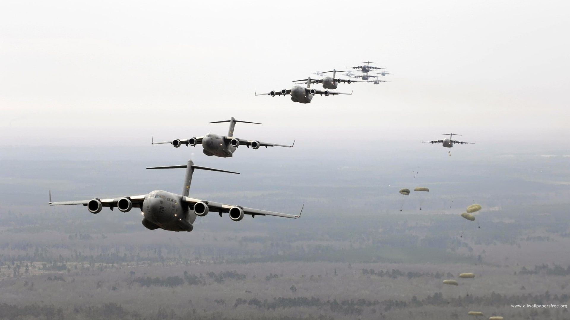 aerospace industry, military aircraft, air vehicle, sky, air force, outdoors, motion, jets, no people, Boeing C-17 Globemaster III, technology, flying, HD Wallpaper