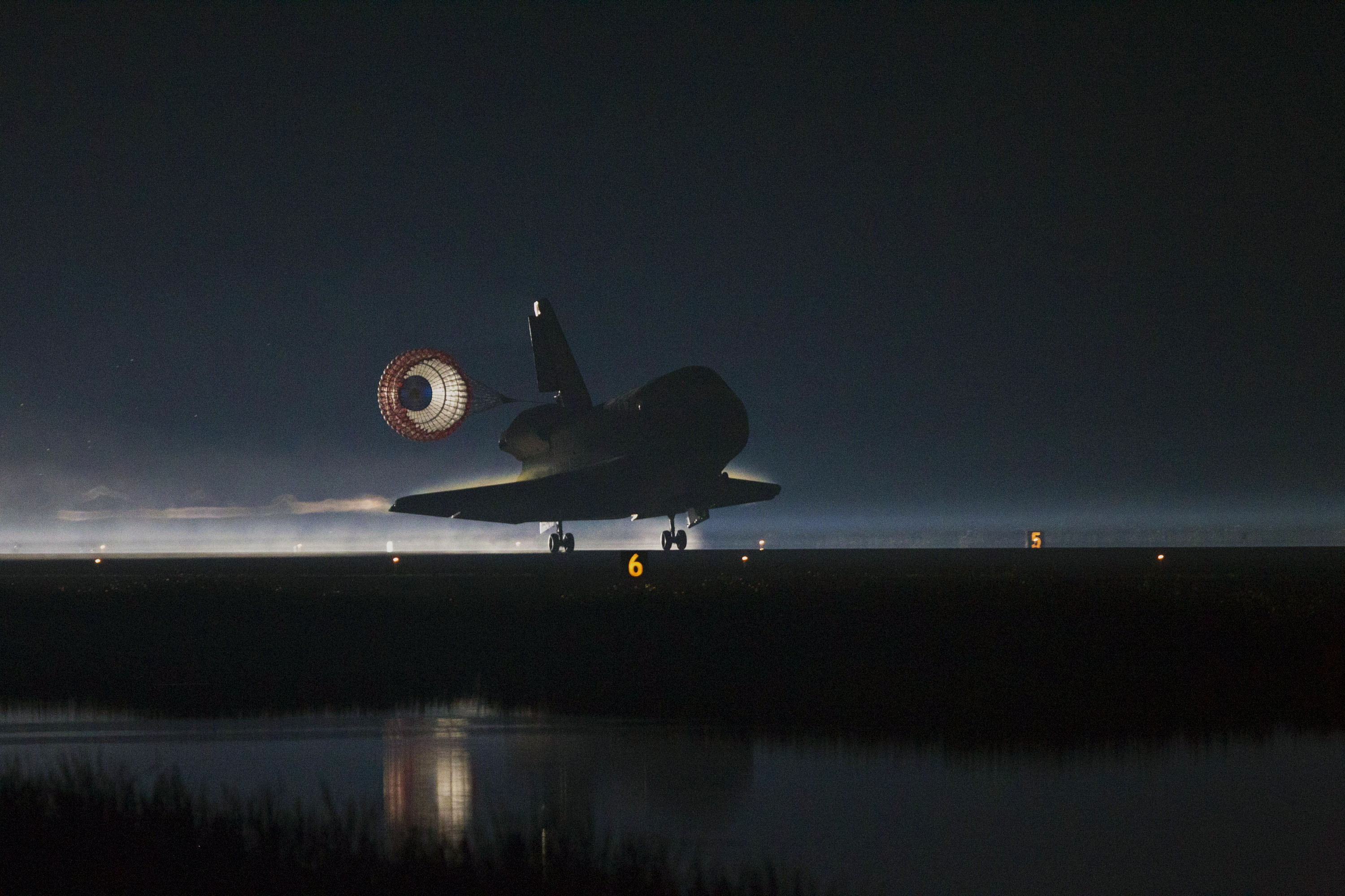 fighter plane, copy space, flying, travel, night, deployed, water, mode of Transport, mid-air, piloting, landing - Touching Down, aerospace industry, no people, HD Wallpaper