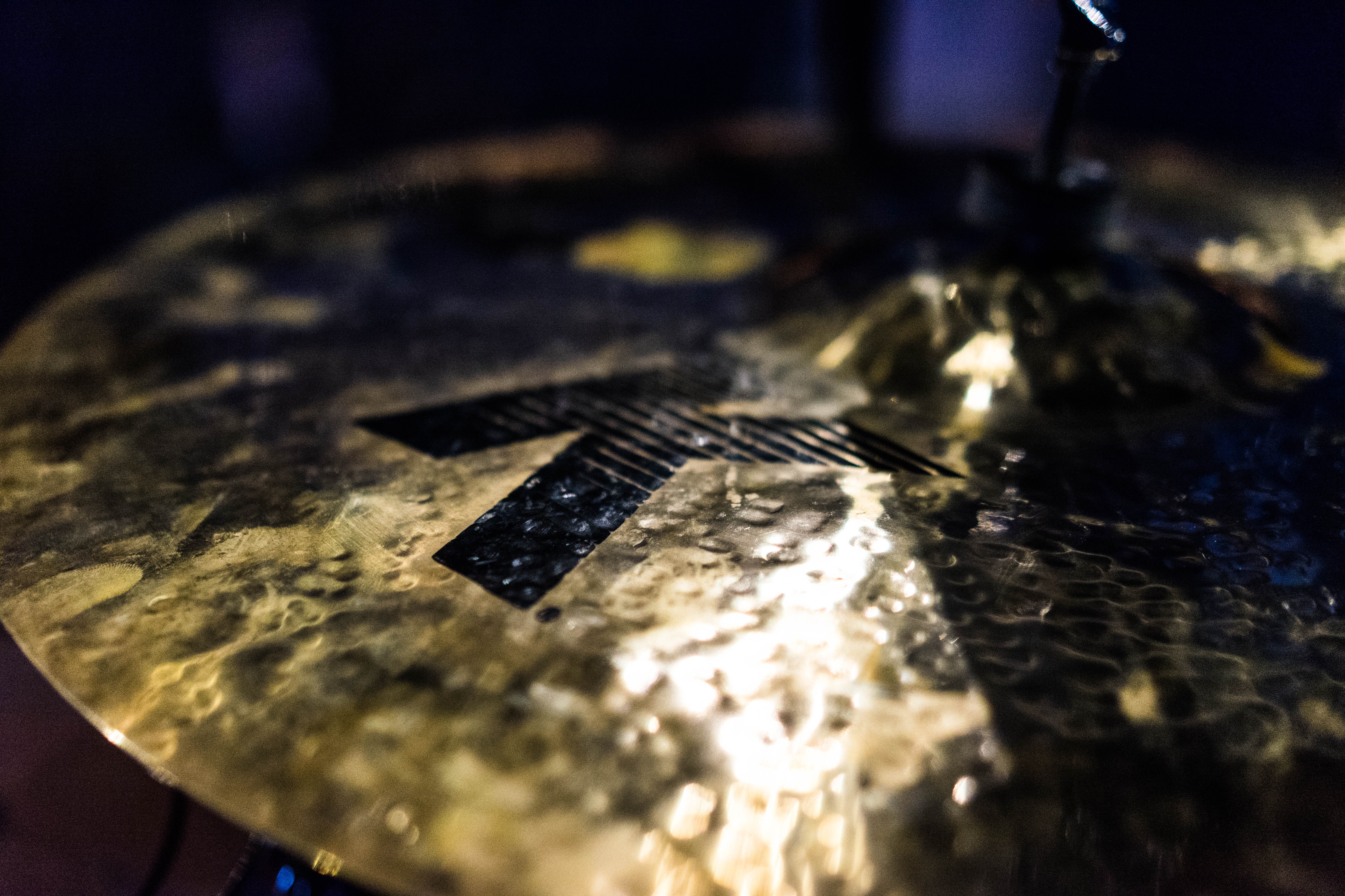 arts culture and entertainment, instruments, finance, selective focus, musical instrument, close-up, metal, shiny, history, the past, drum set, zildjian, HD Wallpaper