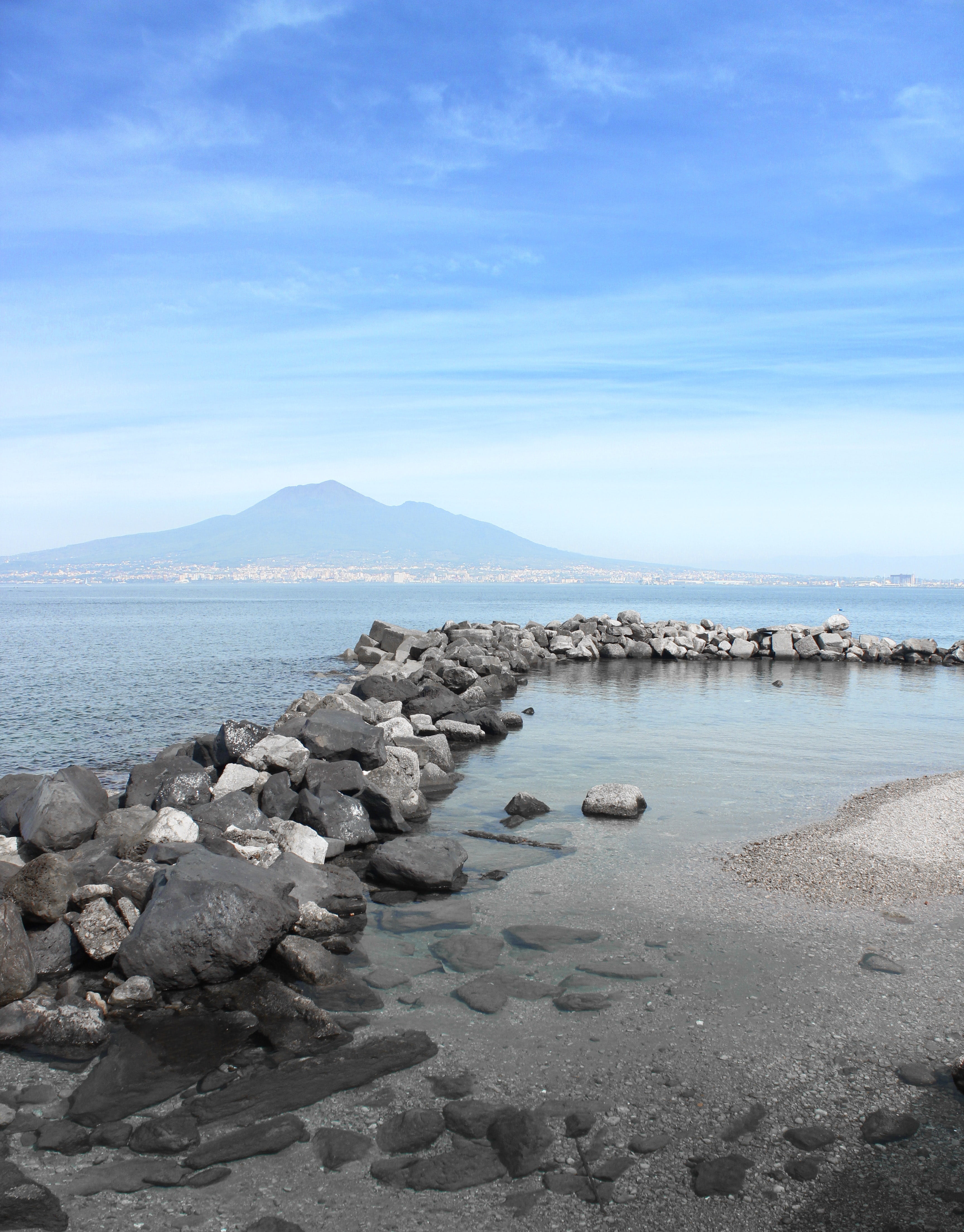 idyllic, outdoors, beauty in nature, water, non-urban scene, sea, vesuvius, beach, 4K, scenics - nature, rock, cloud - sky, solid, sky, castellammare di stabia, Phone HD Wallpaper